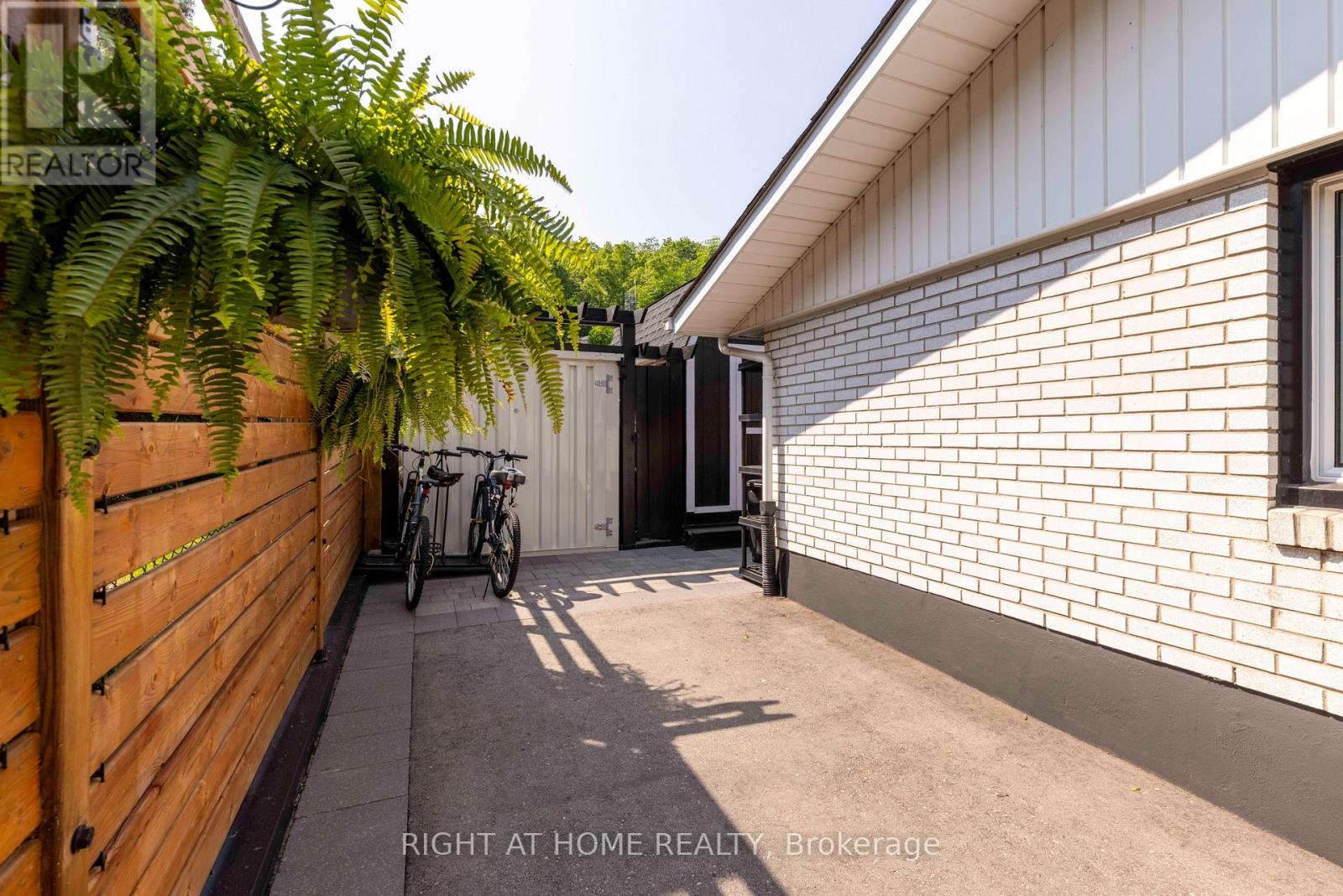 212 Lockhart Drive Property Photo 25