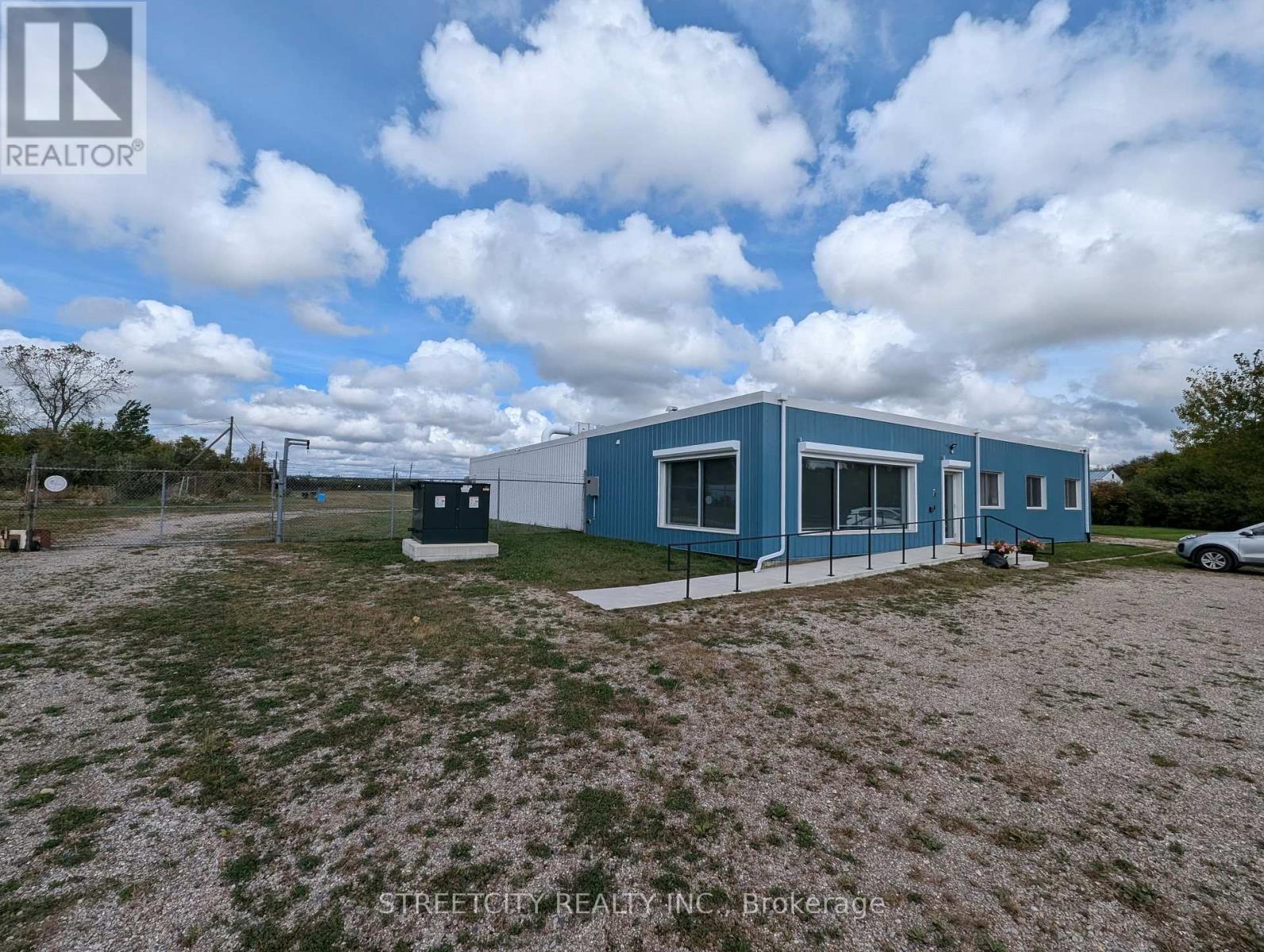 75 Spruce Street E Property Photo 1