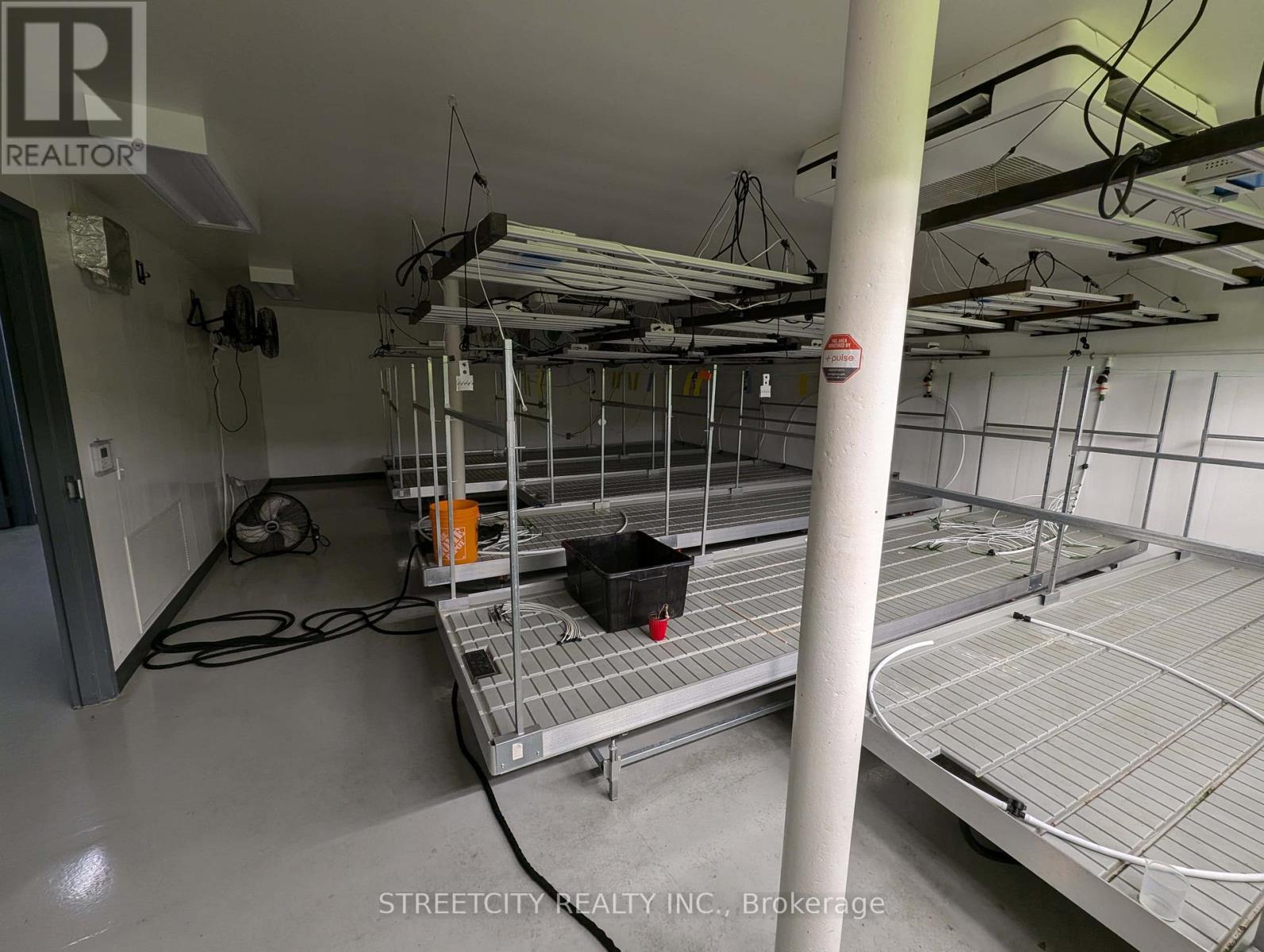 75 Spruce Street E Property Photo 6