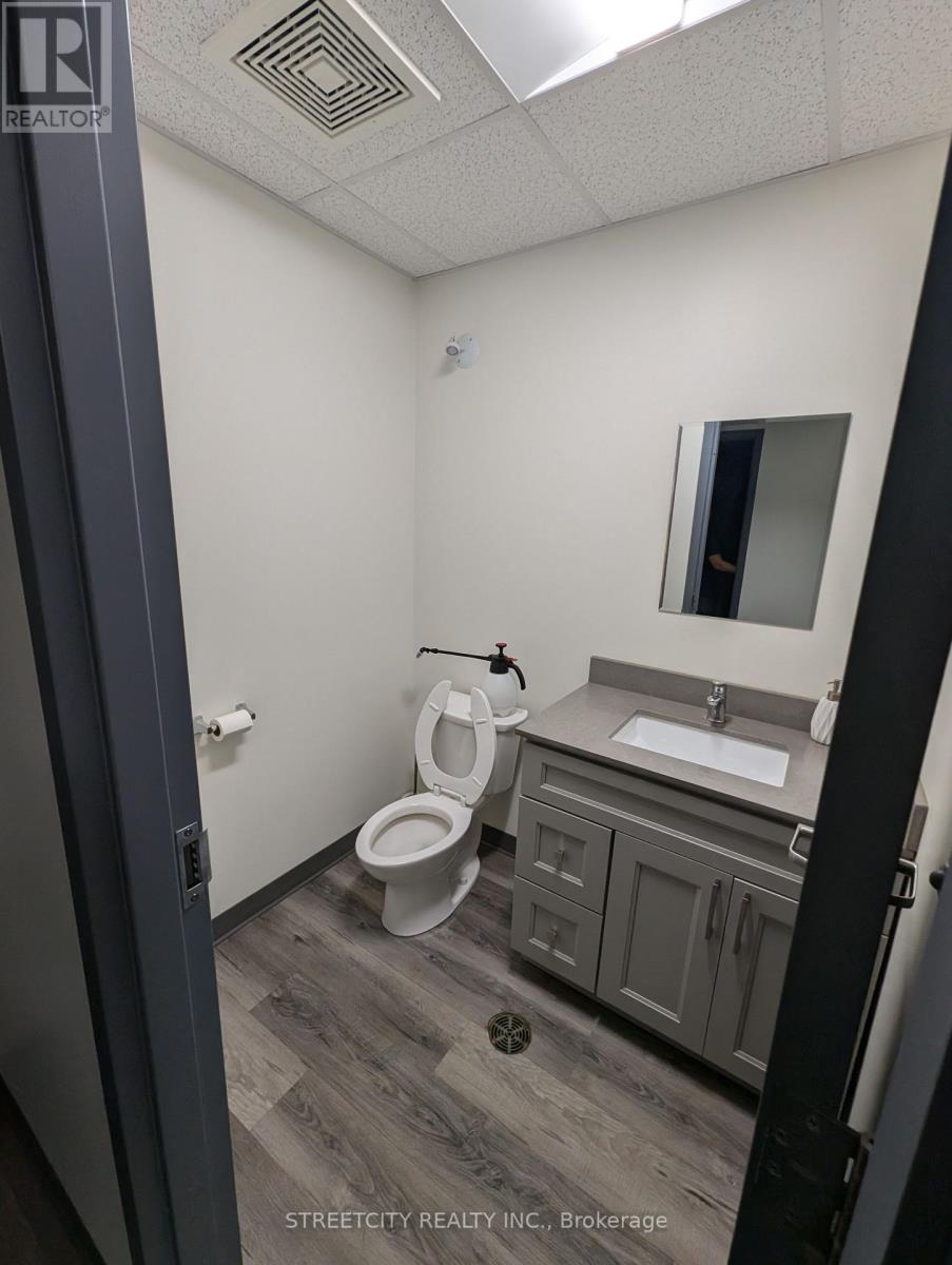 75 Spruce Street E Property Photo 11