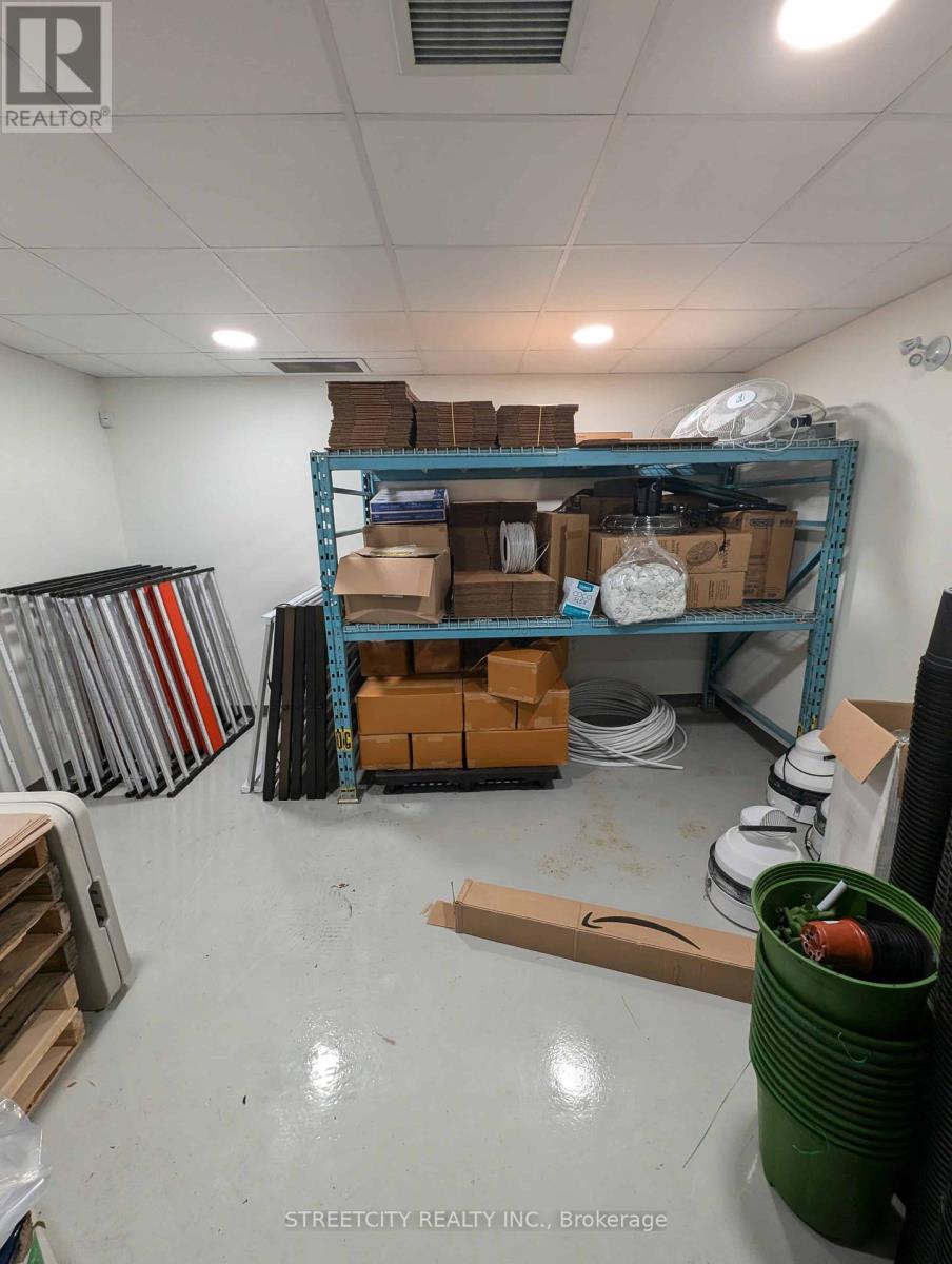 75 Spruce Street E Property Photo 14