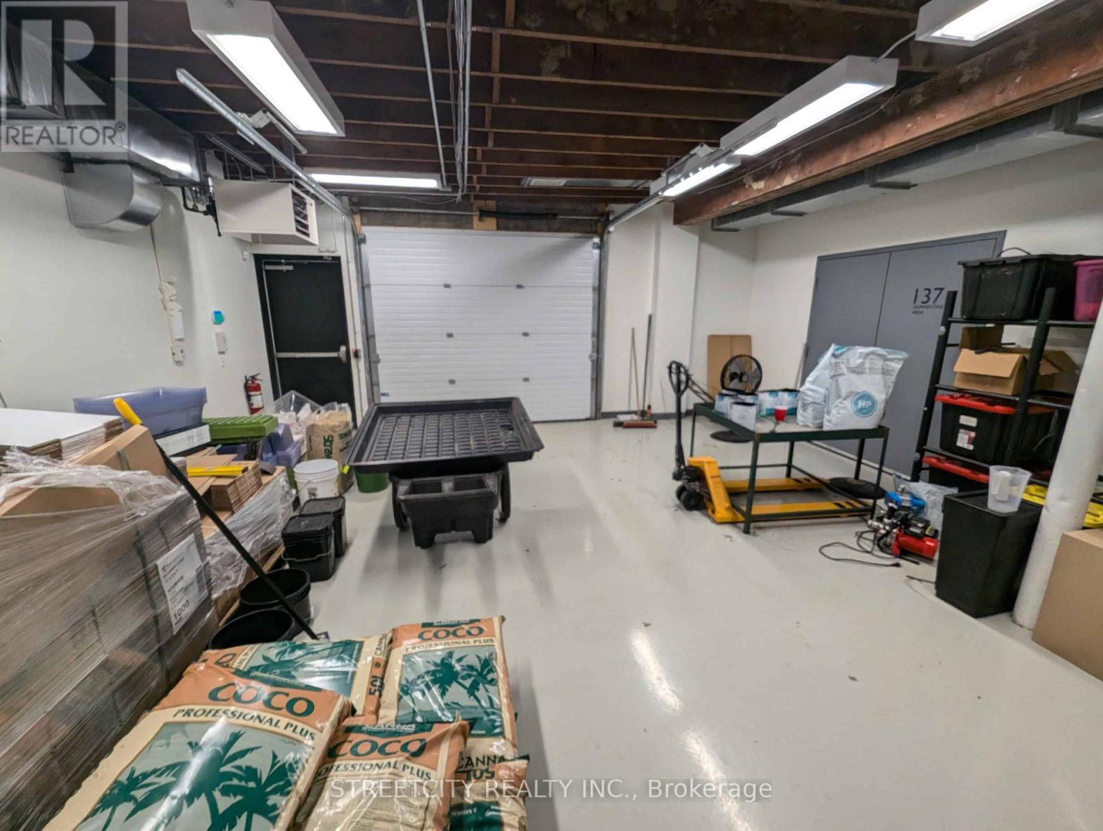 75 Spruce Street E Property Photo 15