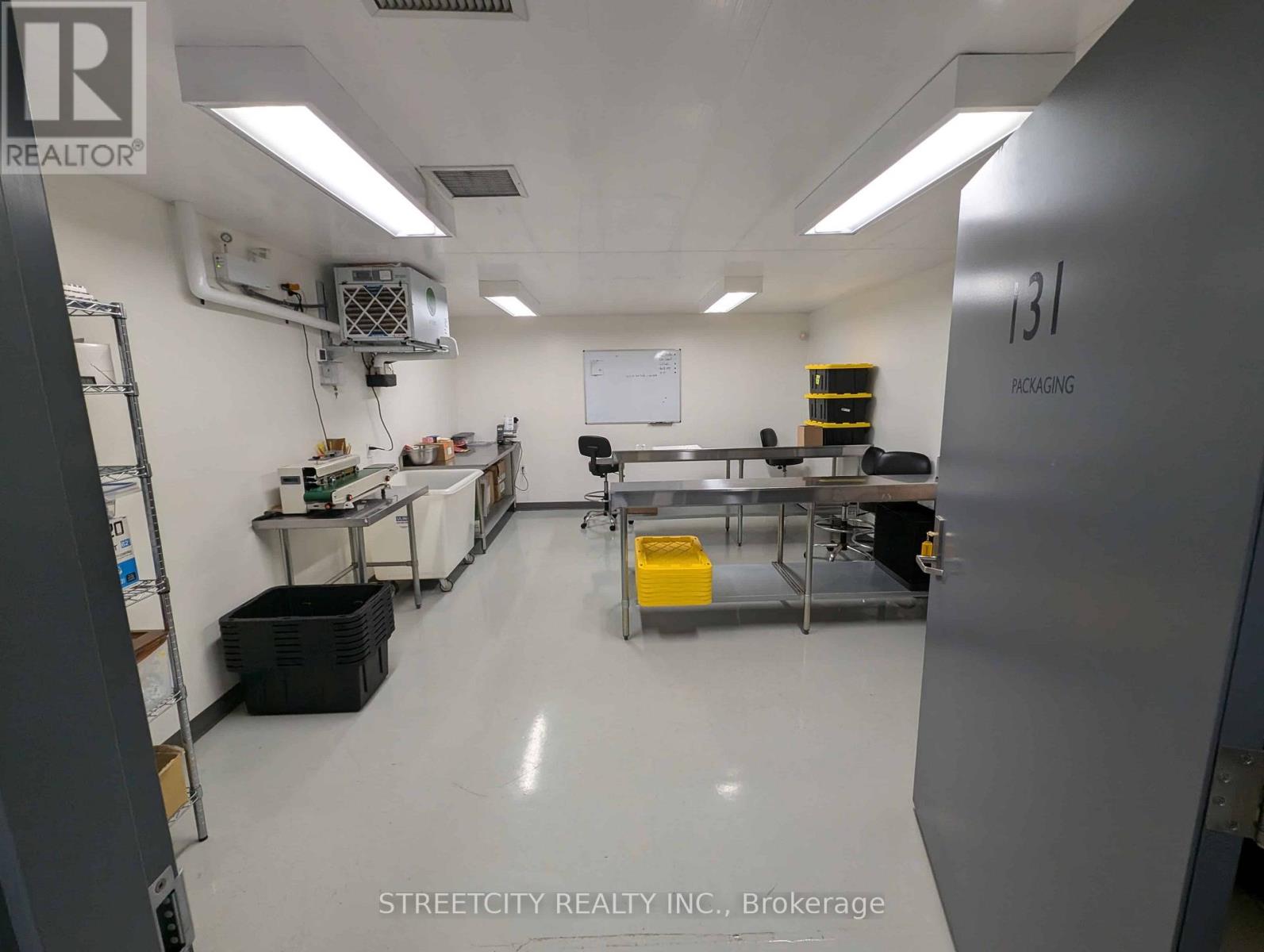 75 Spruce Street E Property Photo 17