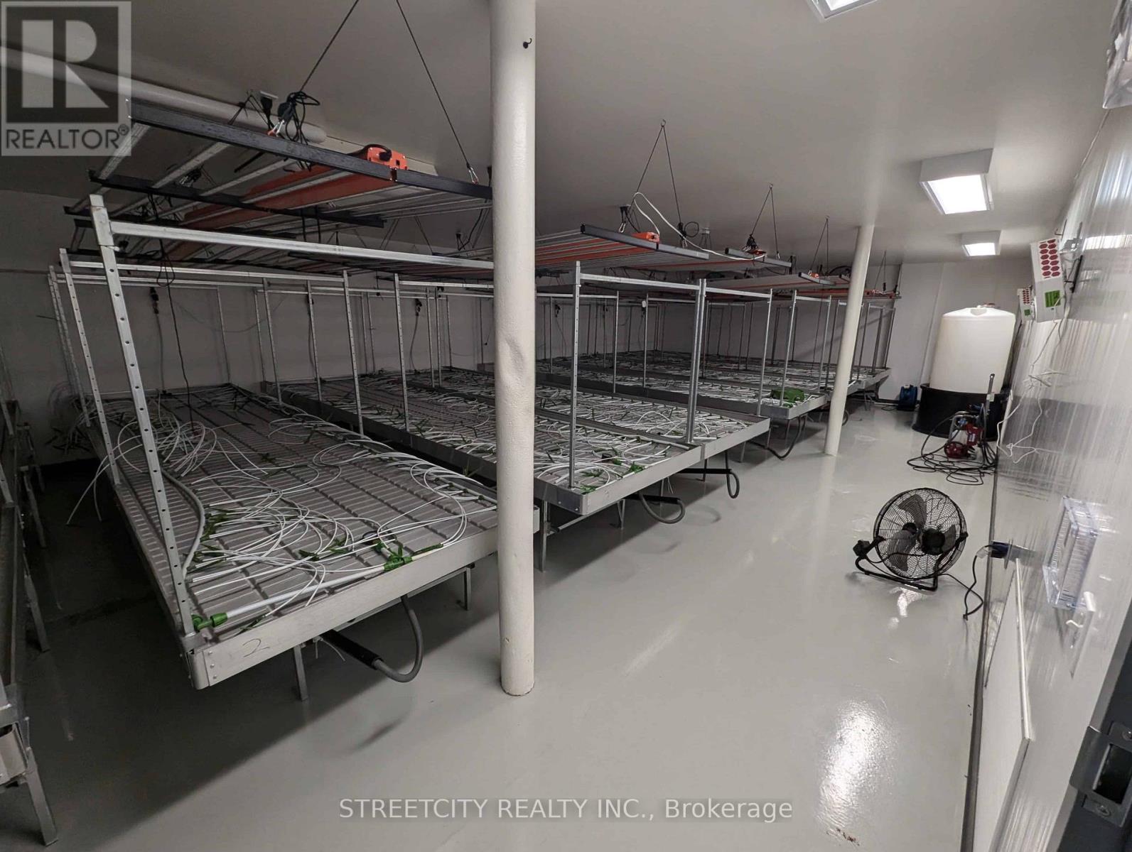 75 Spruce Street E Property Photo 19