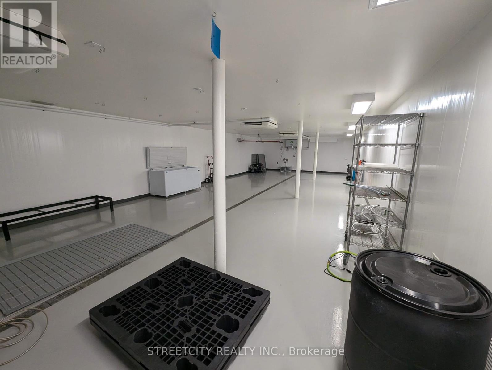 75 Spruce Street E Property Photo 21