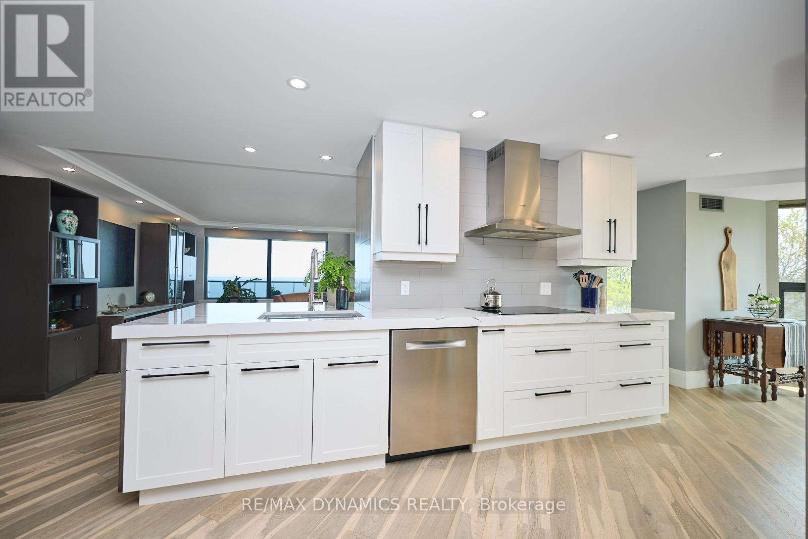 701 Geneva Street #1504 Property Photo 10