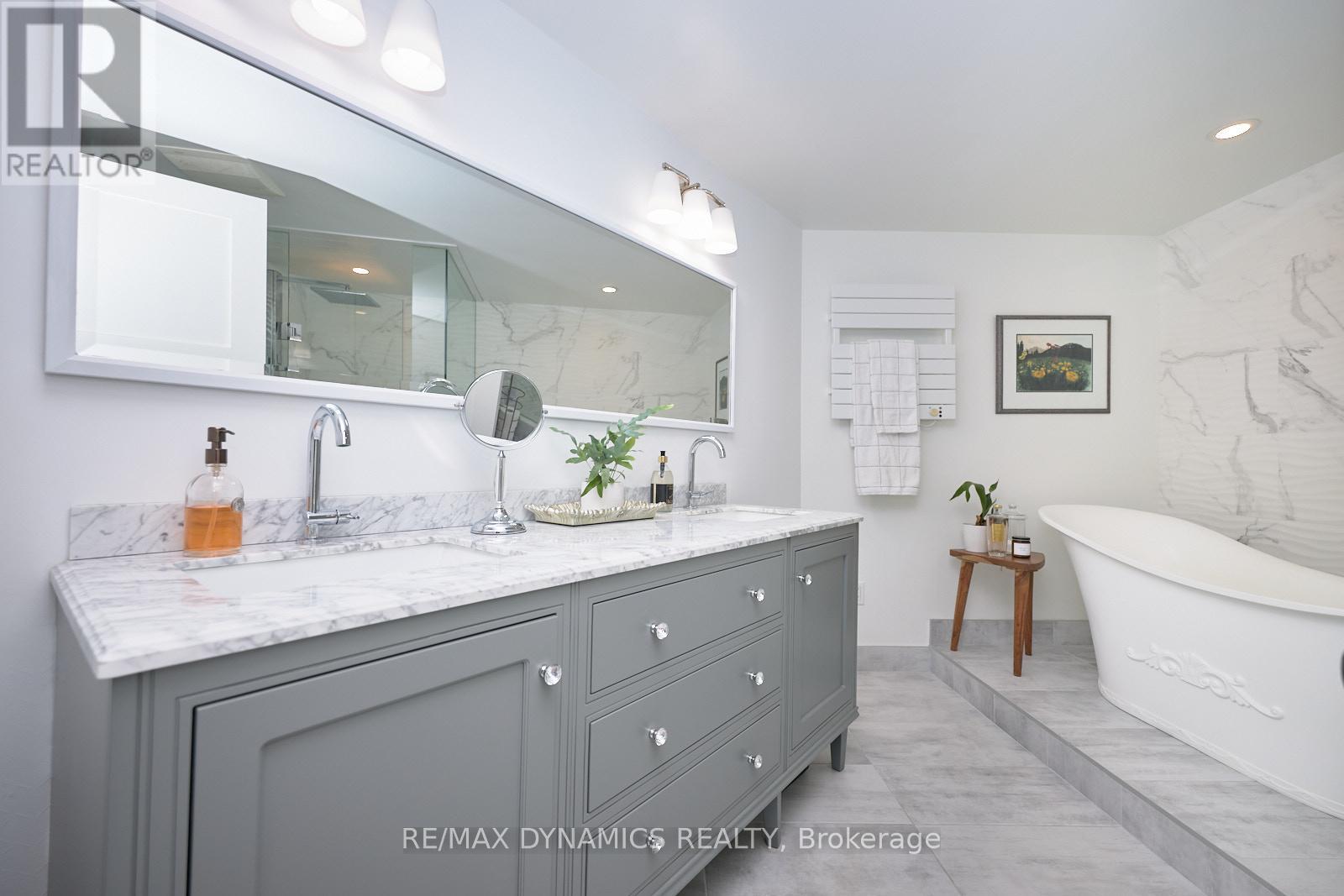 701 Geneva Street #1504 Property Photo 29