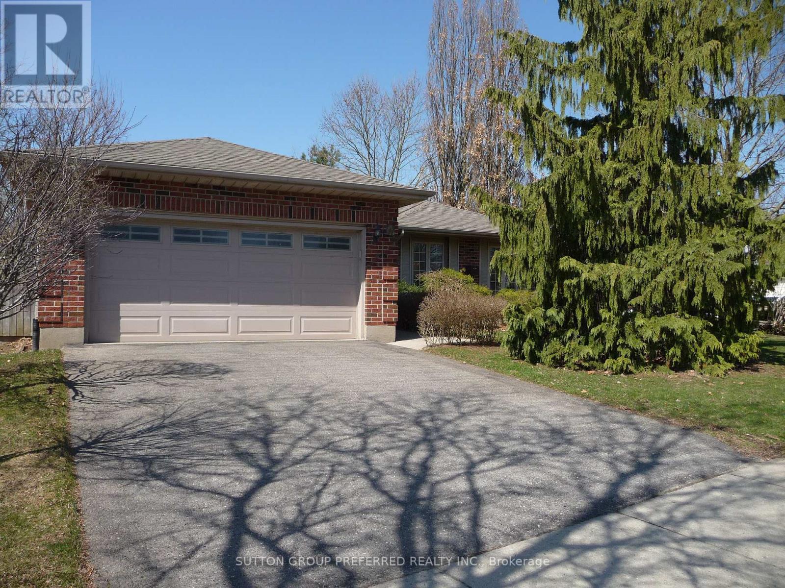 4 Virginia Crescent Property Photo 1