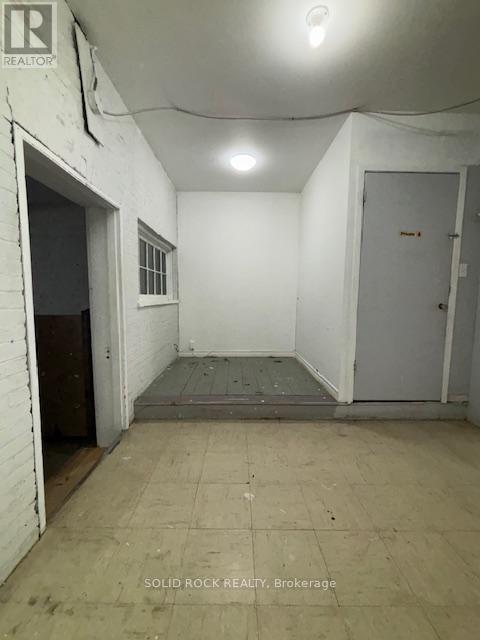 188 Raglan Street S Property Photo 12