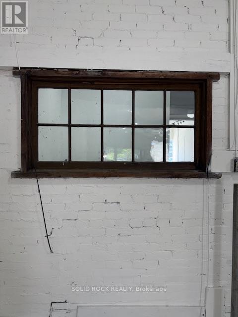 188 Raglan Street S Property Photo 15