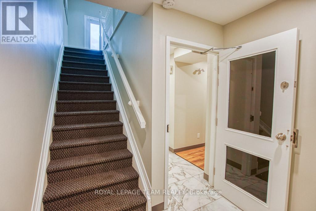 84 Centrepointe Drive Property Photo 13