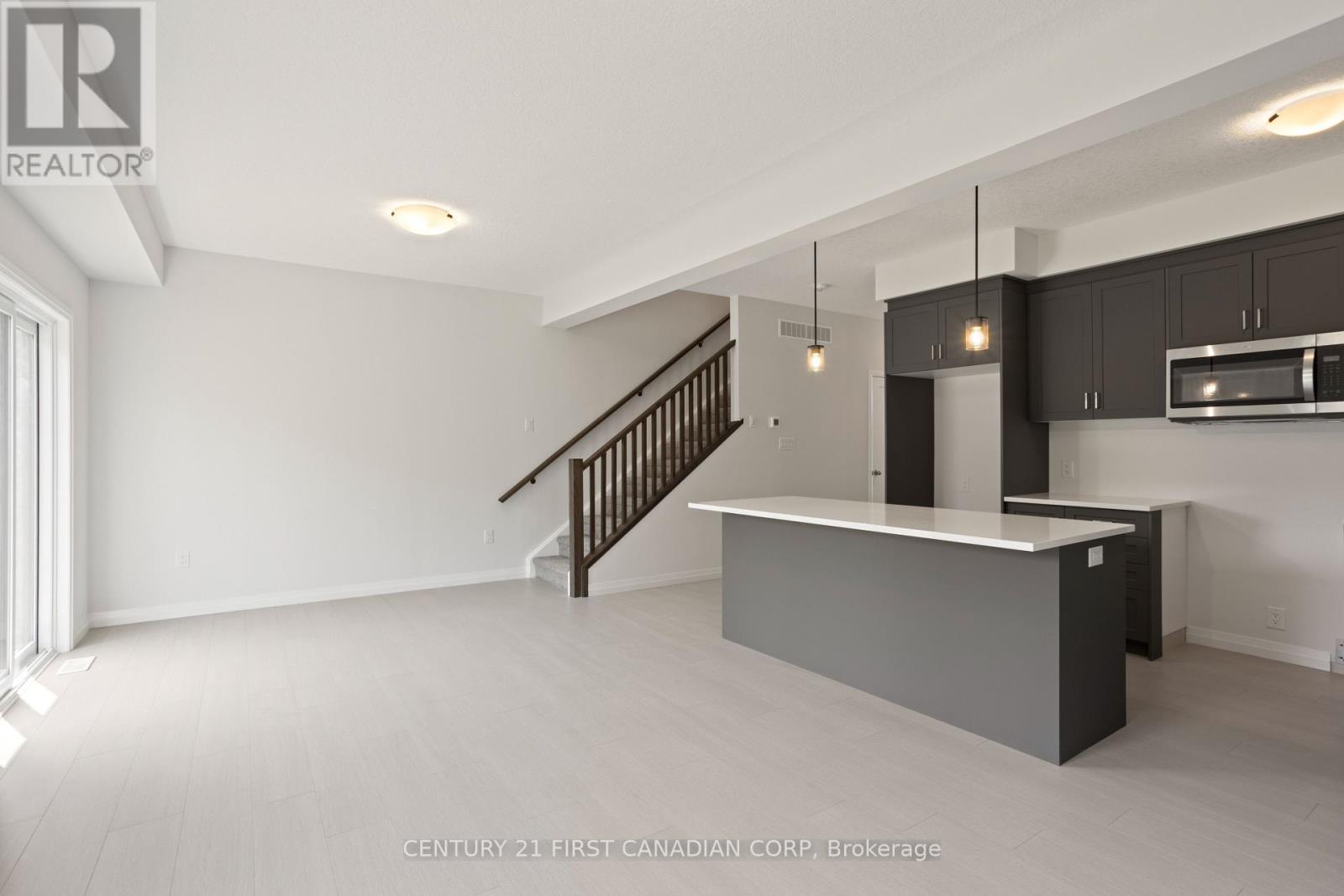 6985 Heathwoods Avenue Property Photo 7