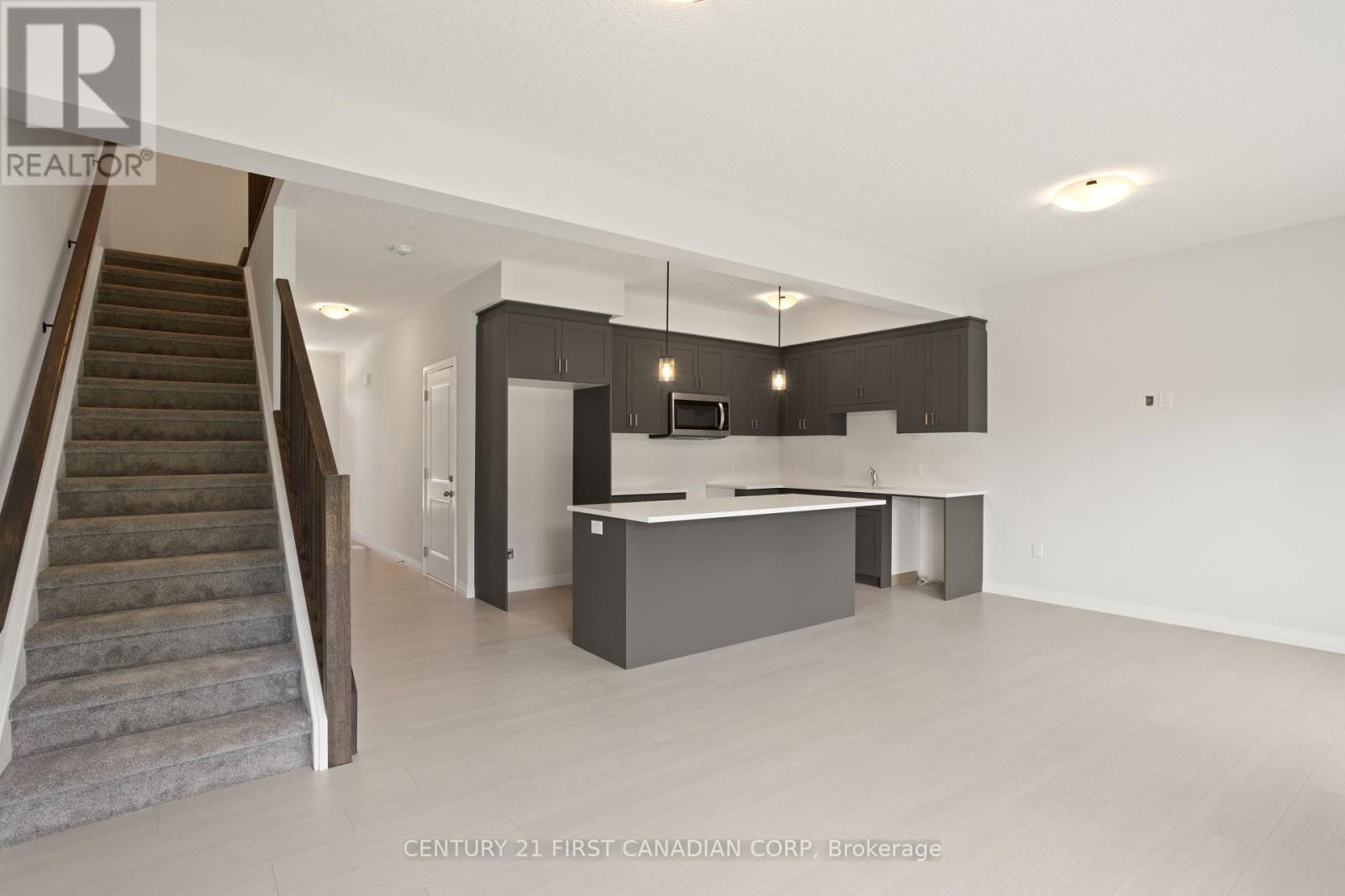 6985 Heathwoods Avenue Property Photo 8