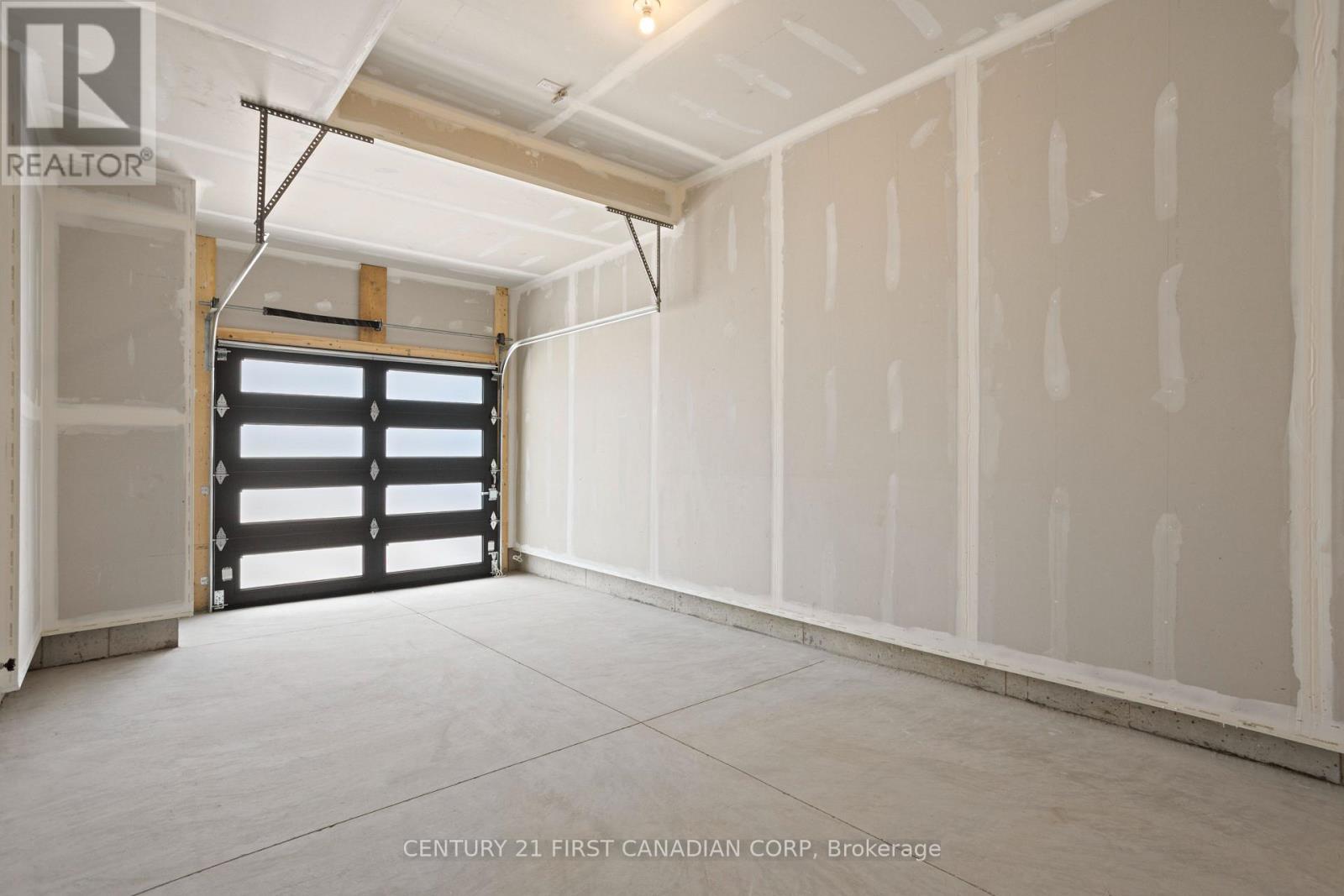 6985 Heathwoods Avenue Property Photo 28