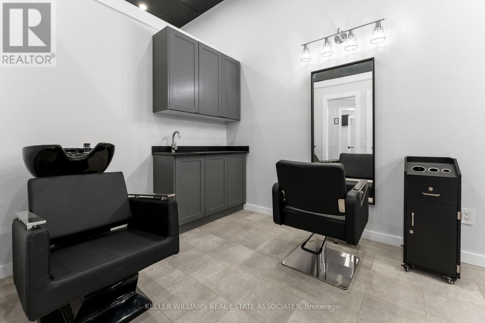 3 - 45 Wyndham Street N Property Photo 5