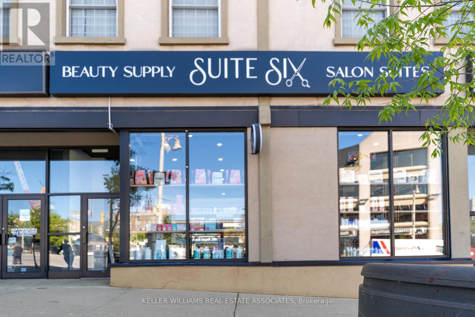 7 - 45 Wyndham Street N Property Photo 2