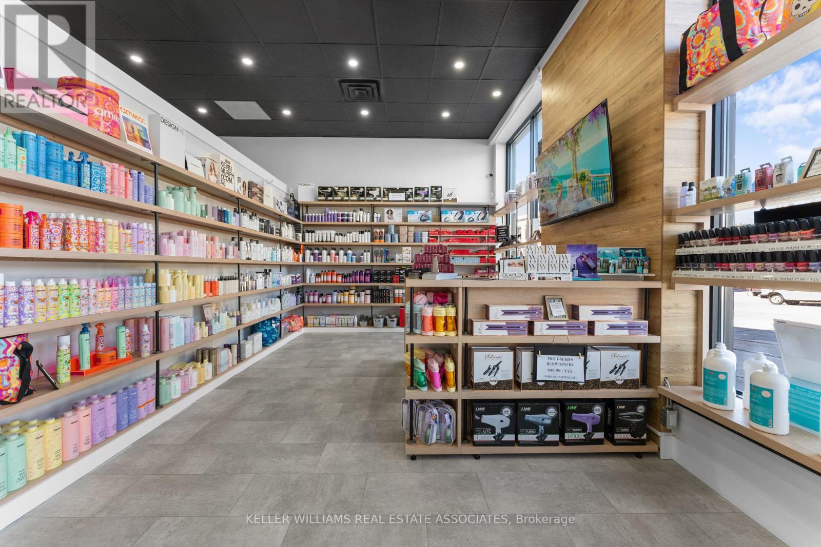 7 - 45 Wyndham Street N Property Photo 16