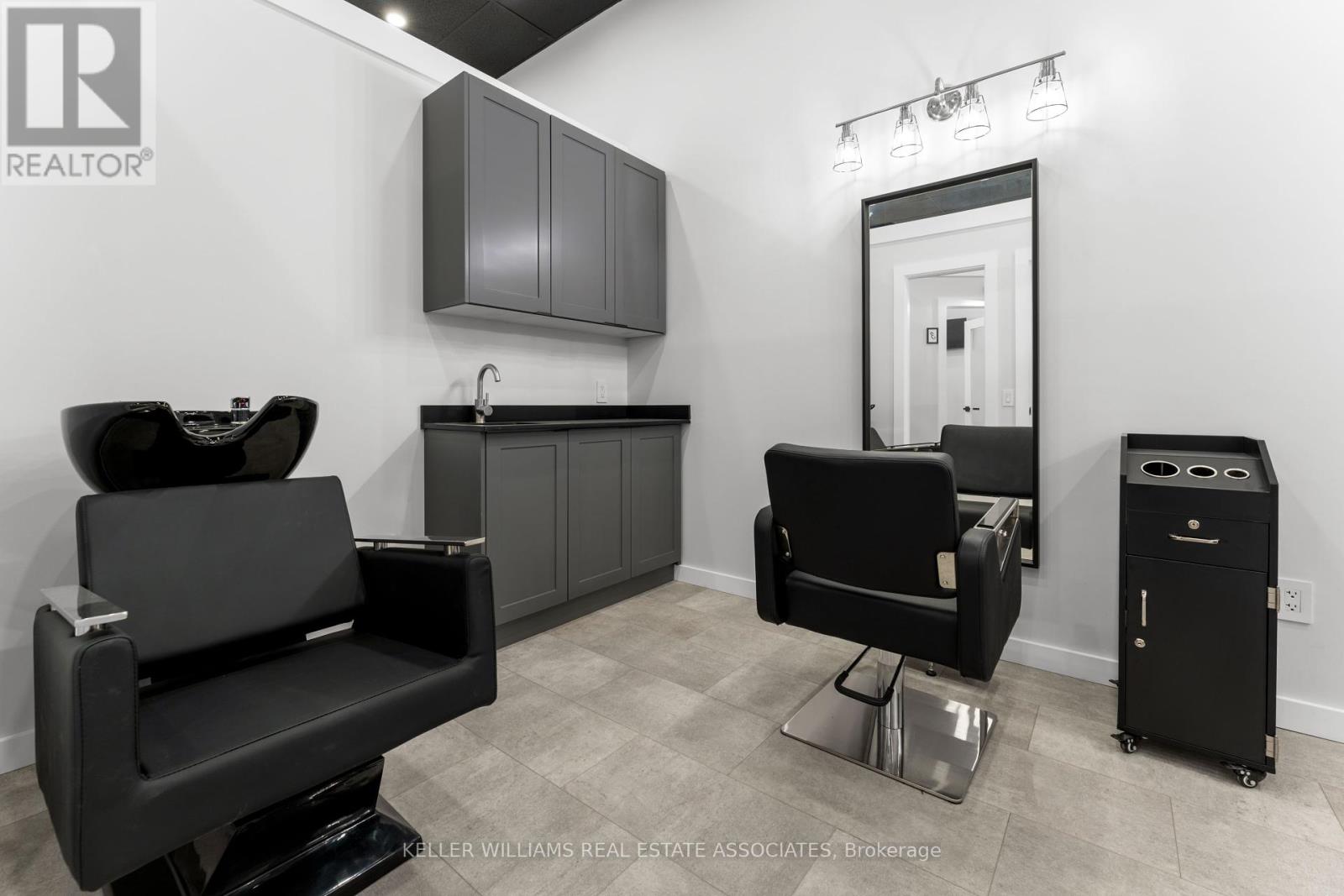 12 - 45 Wyndham Street N Property Photo 5