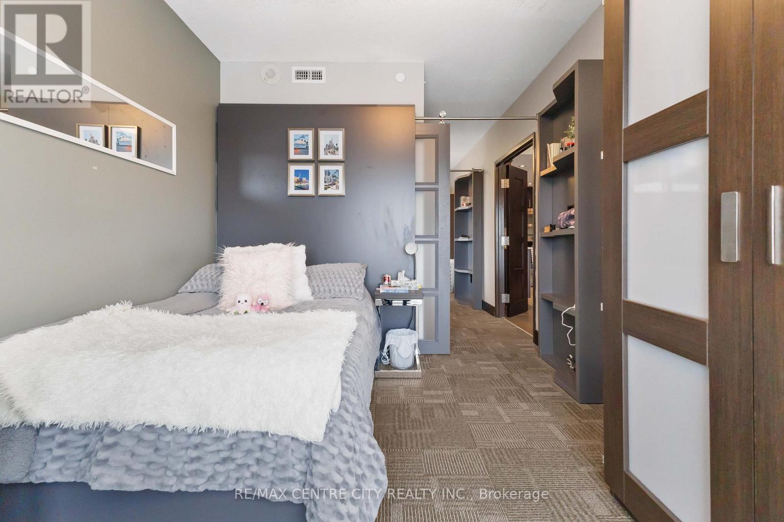 1218 - 1235 Richmond Street Property Photo 16