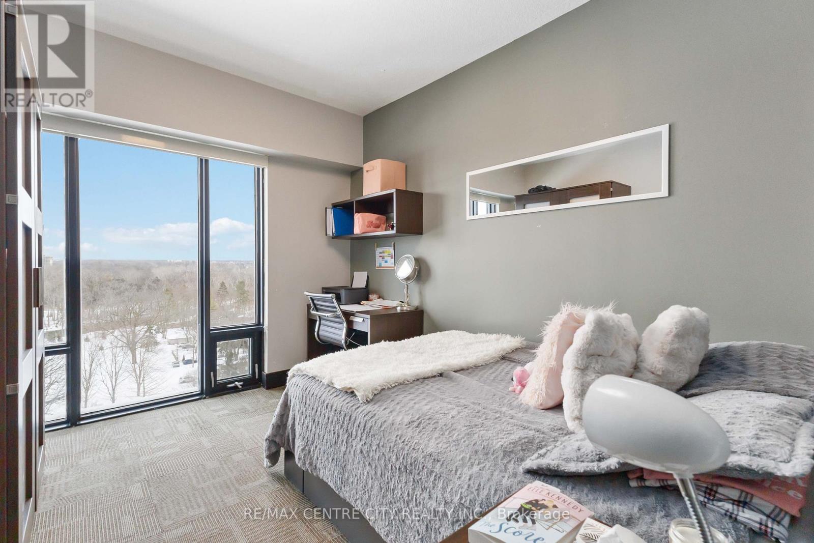 1218 - 1235 Richmond Street Property Photo 17