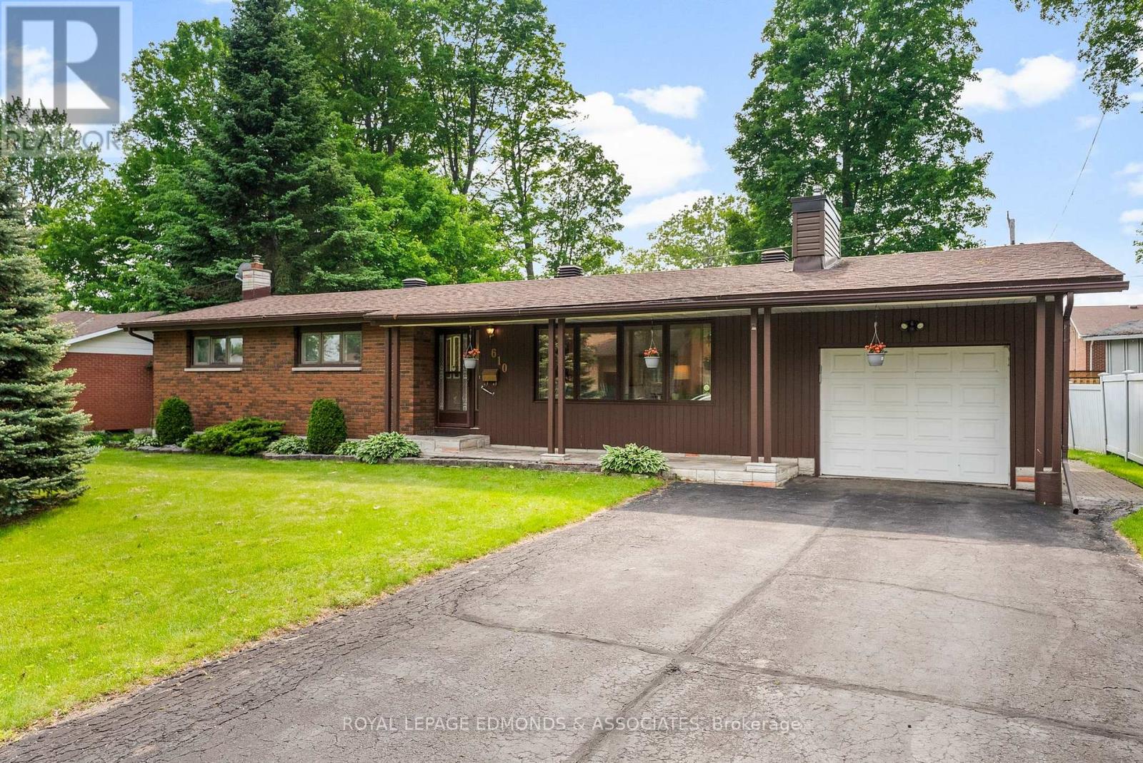 610 GLENWOOD DRIVE Property Photo 1