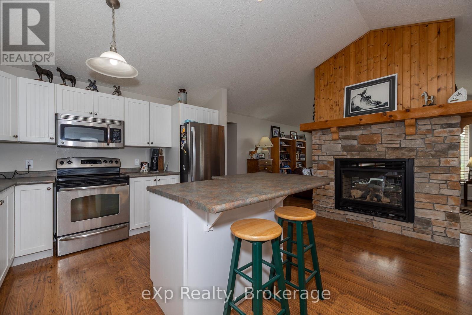 46304 Old Mail Road Property Photo 8