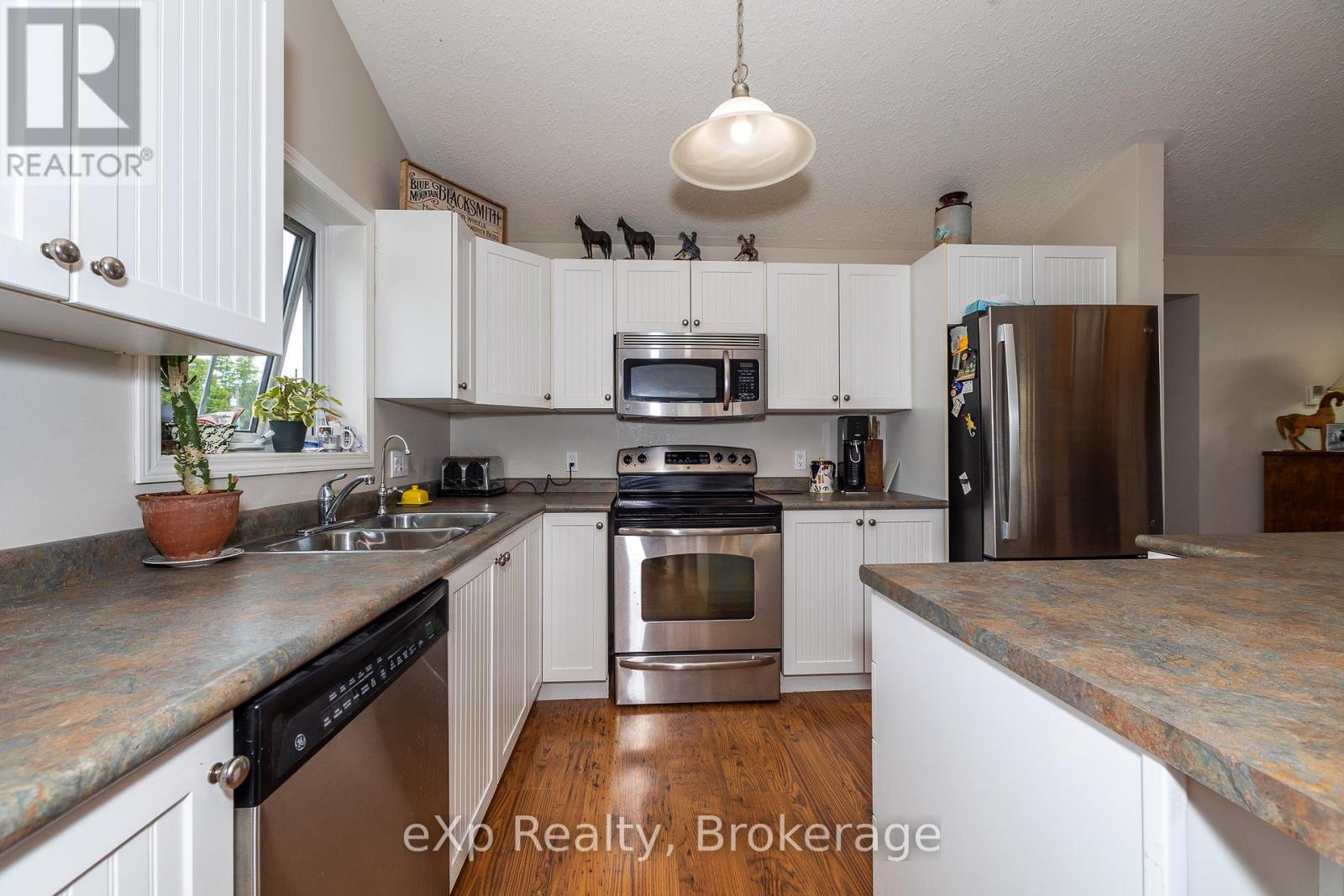 46304 Old Mail Road Property Photo 9