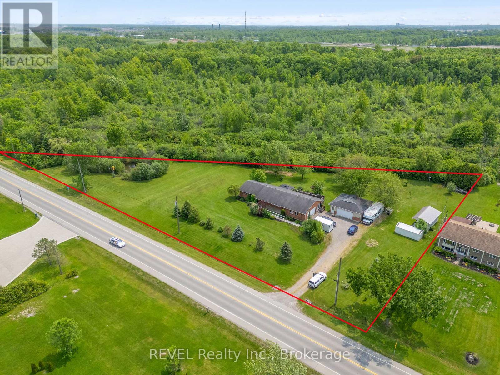 717 Riverside Drive Property Photo 1