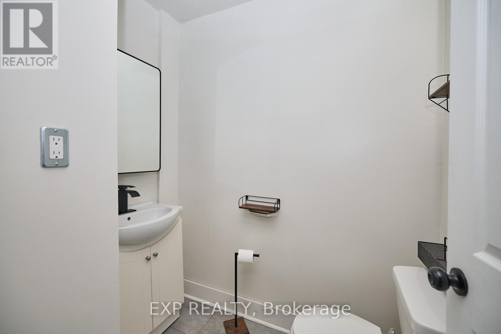 4660 Queen Street Property Photo 10
