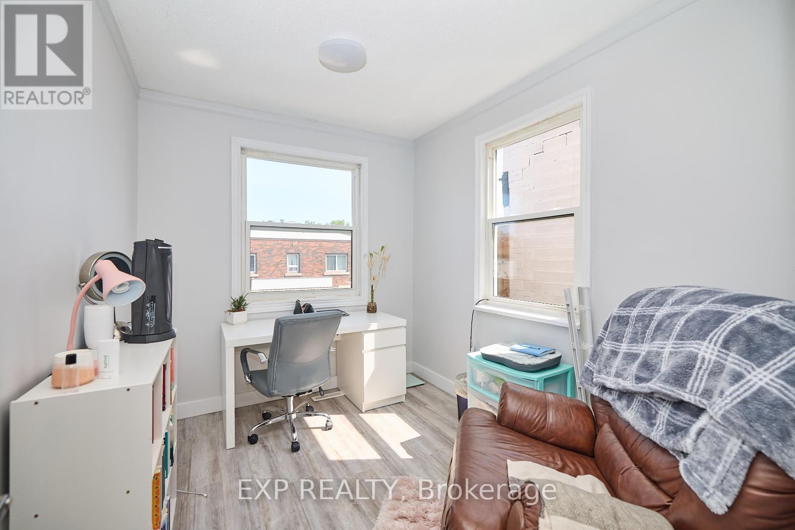 4660 Queen Street Property Photo 14