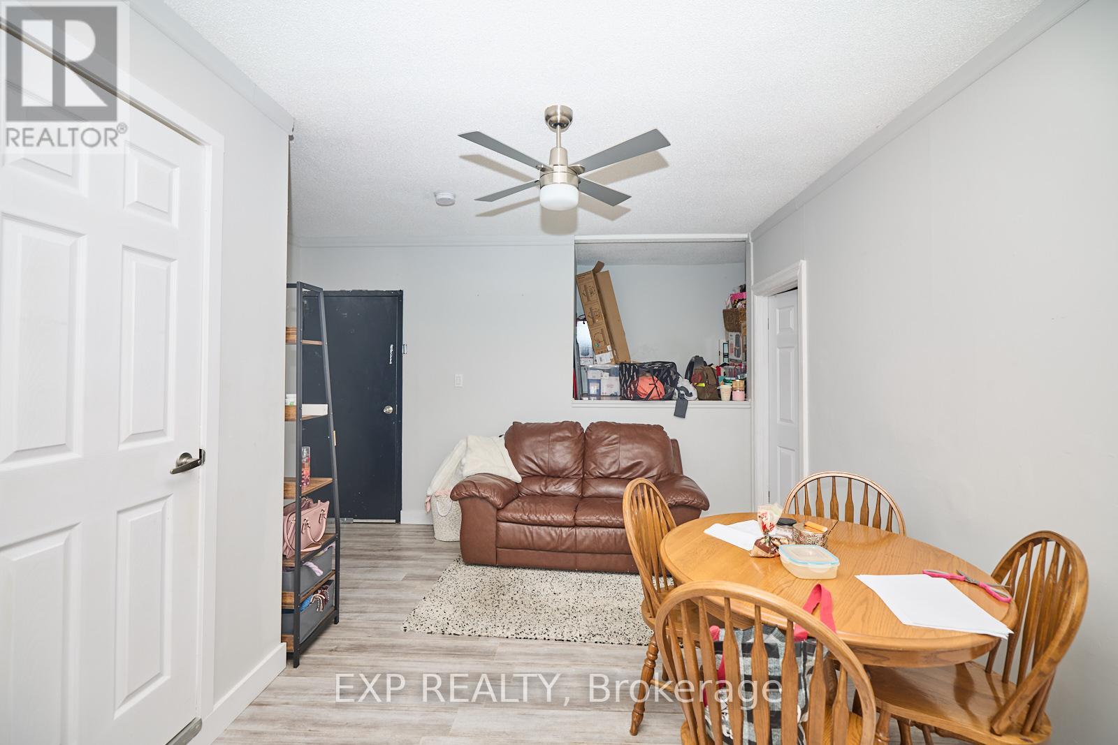 4660 Queen Street Property Photo 15