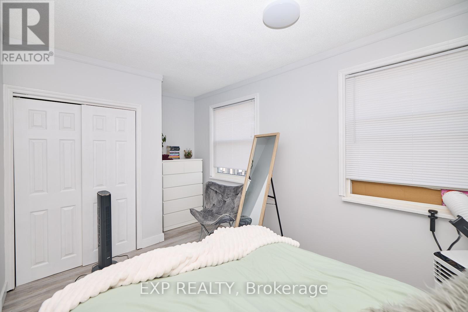 4660 Queen Street Property Photo 17