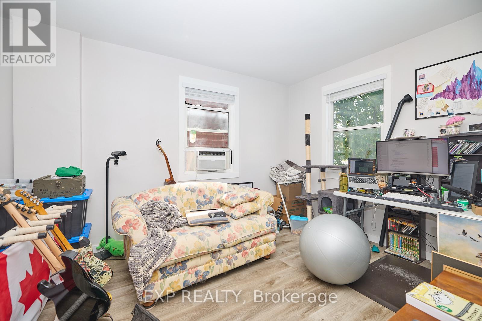 4660 Queen Street Property Photo 22