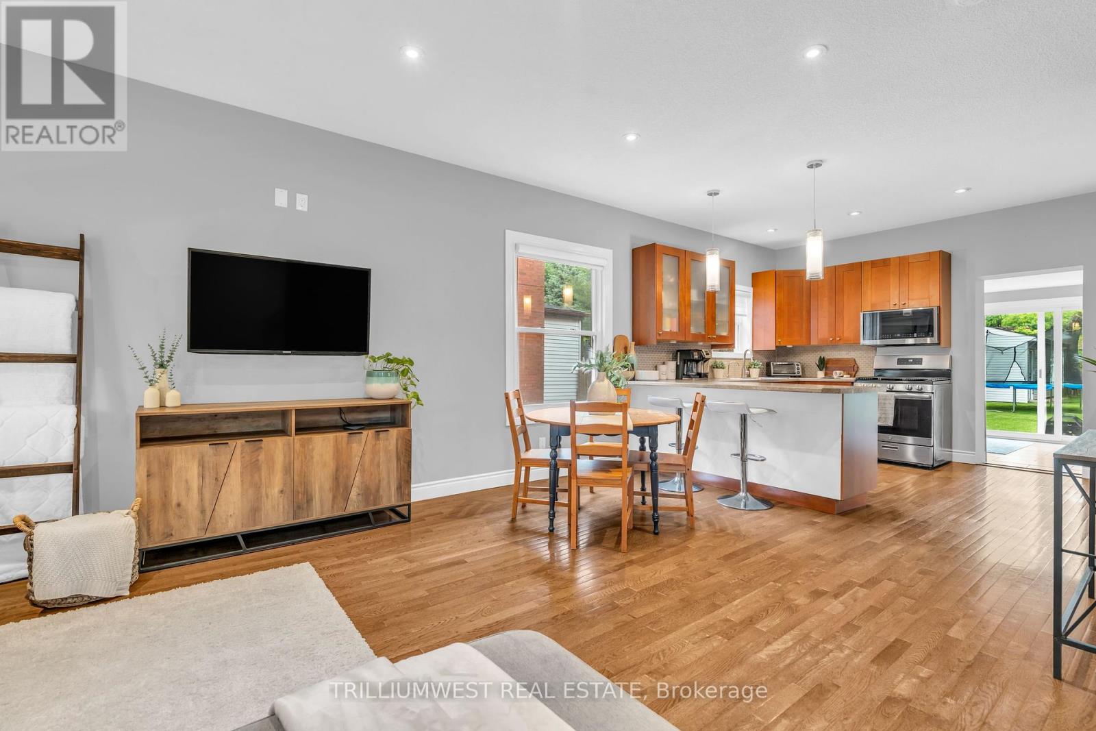 59 Lowell Street N Property Photo 1