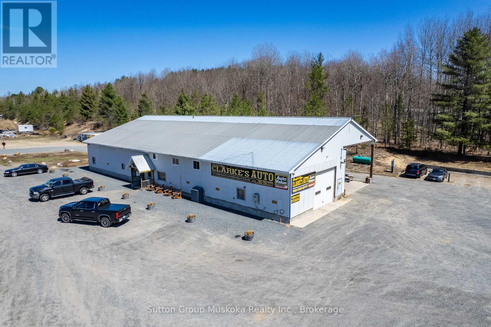 492 OLD FERGUSON ROAD E Property Photo 1