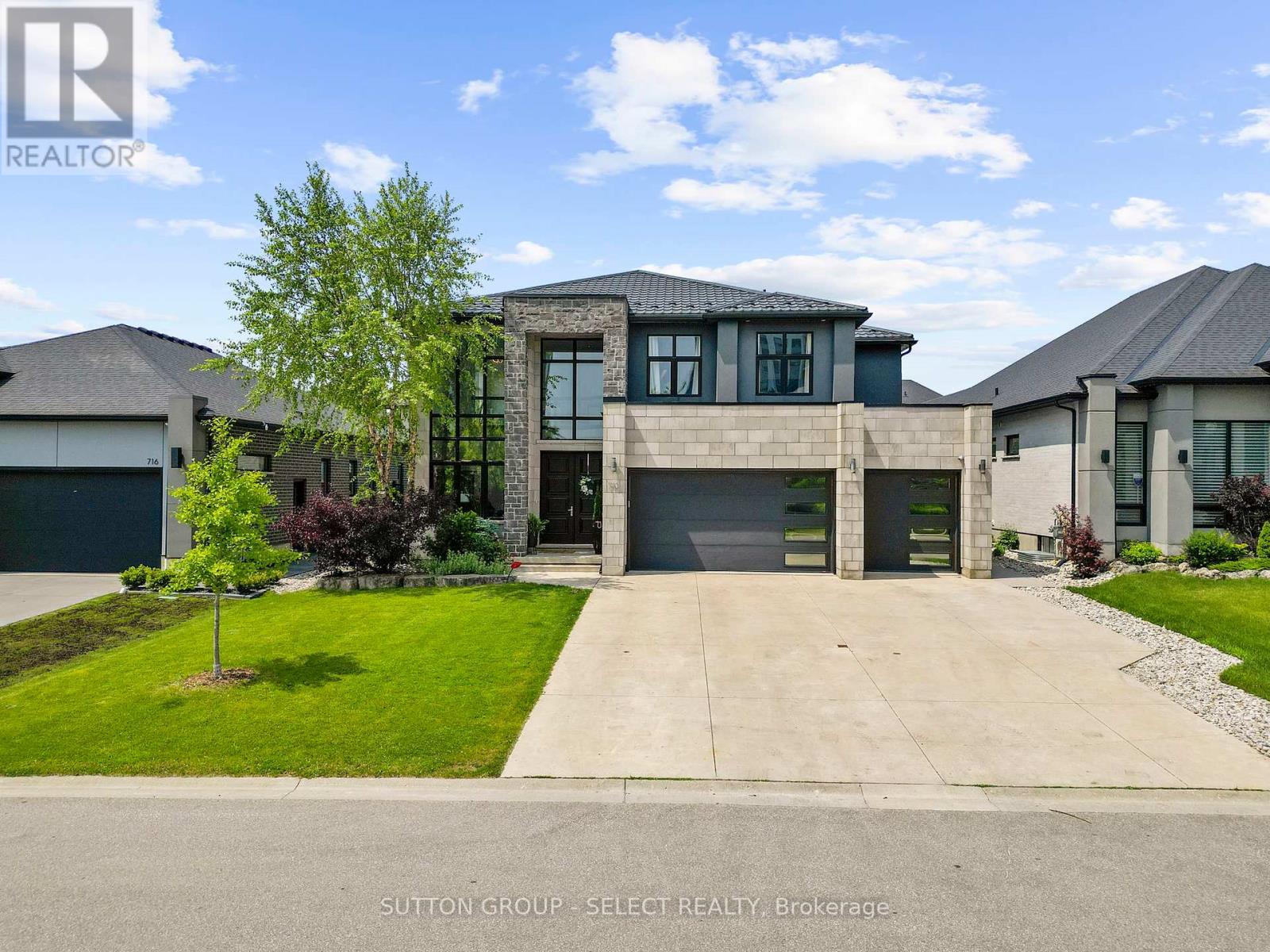 710 Hickoryridge Common Property Photo 1