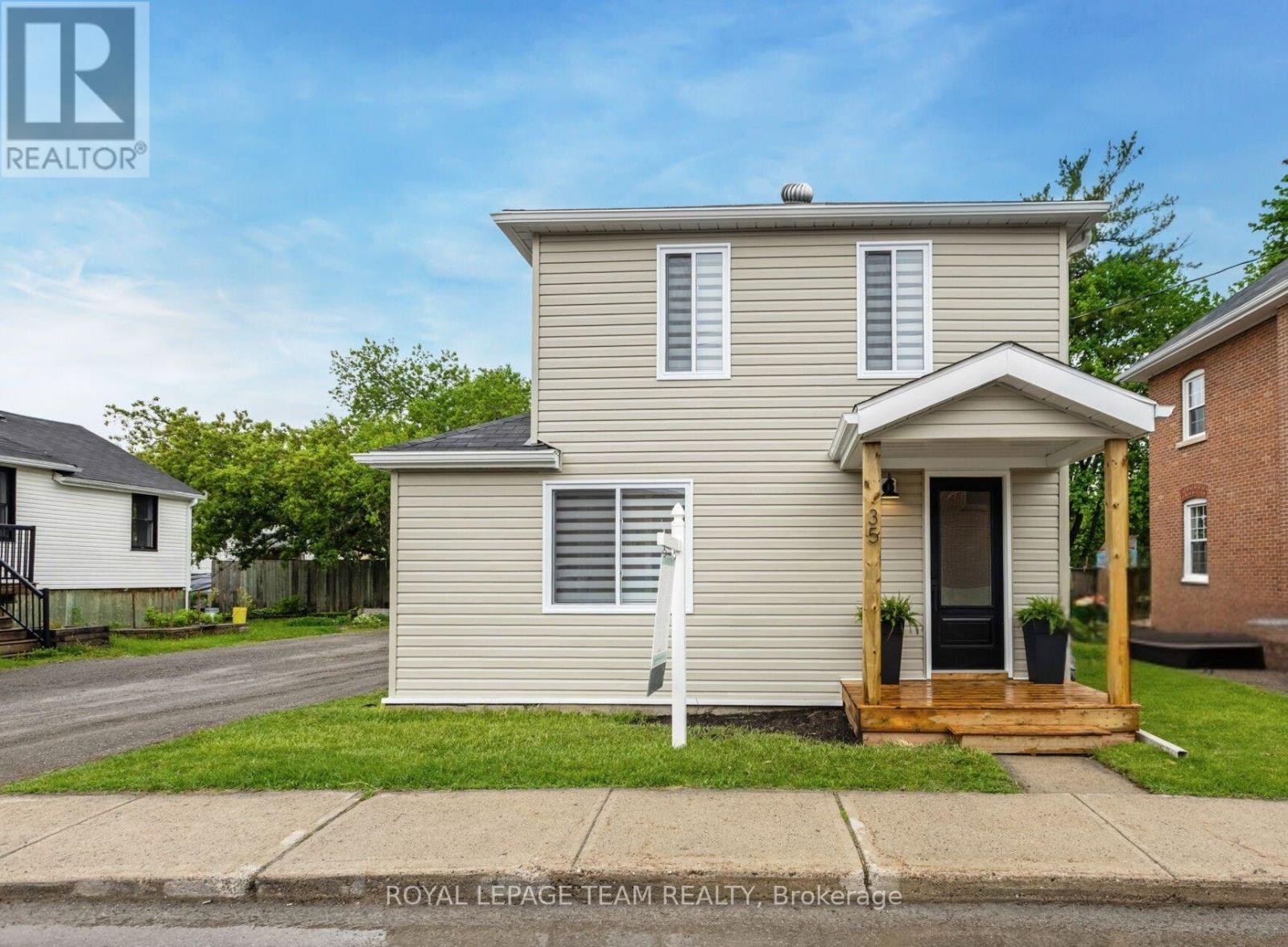 35 Edward Street S Property Photo 1