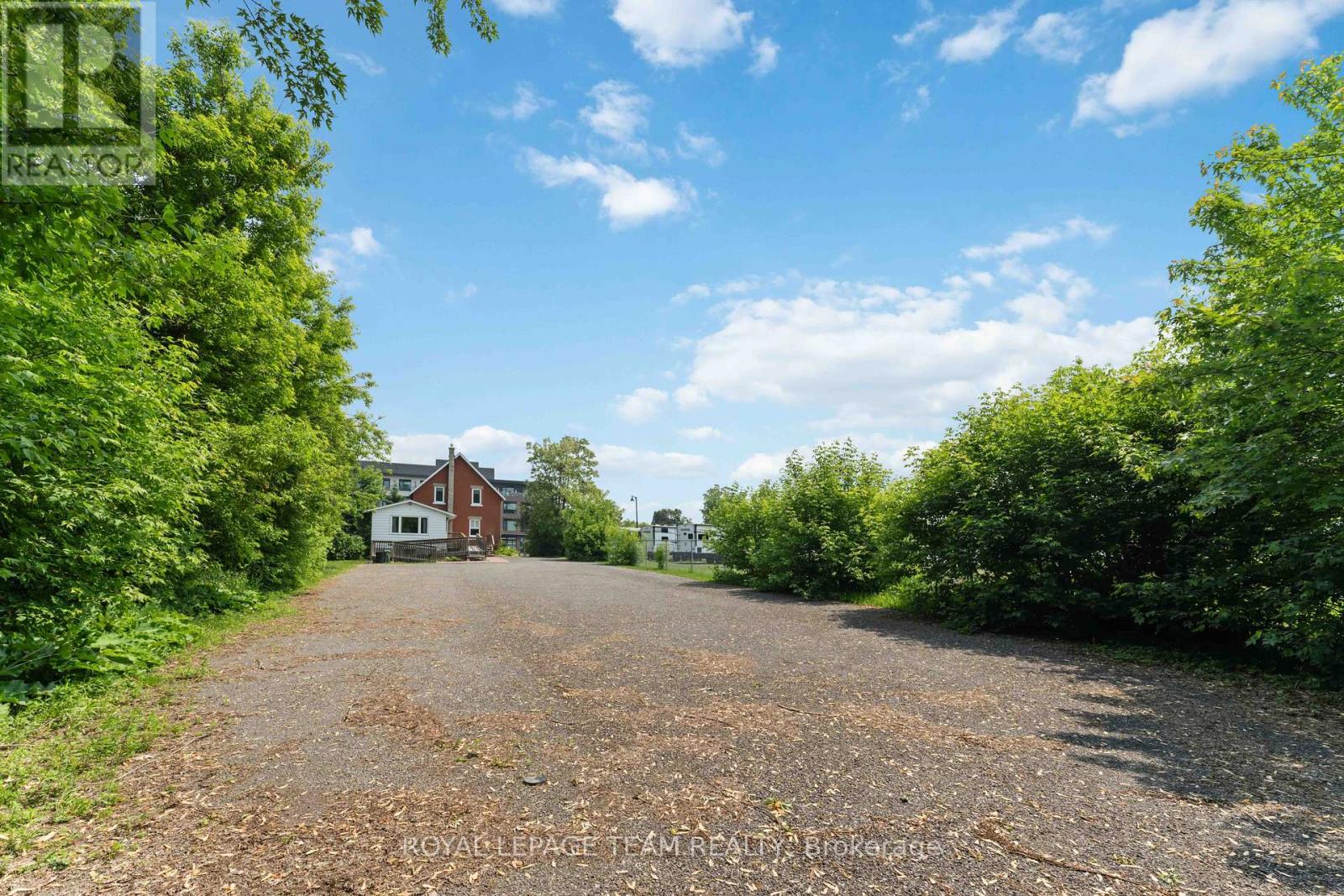 1 - 1538 Stittsville Main Street Property Photo 36