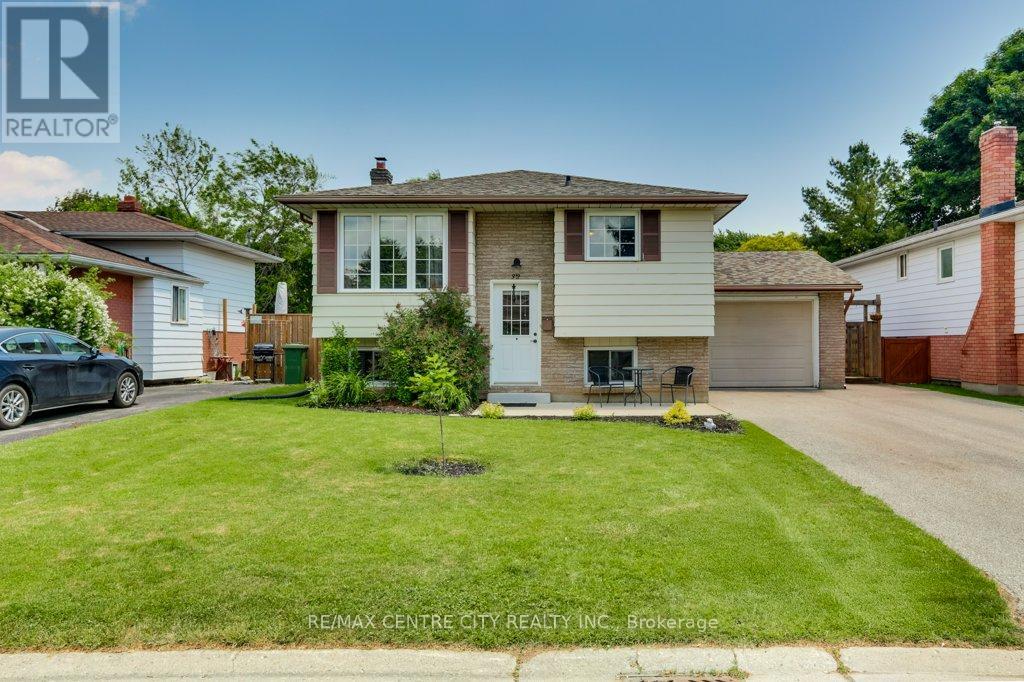 32 Mclarty Drive Property Photo 1