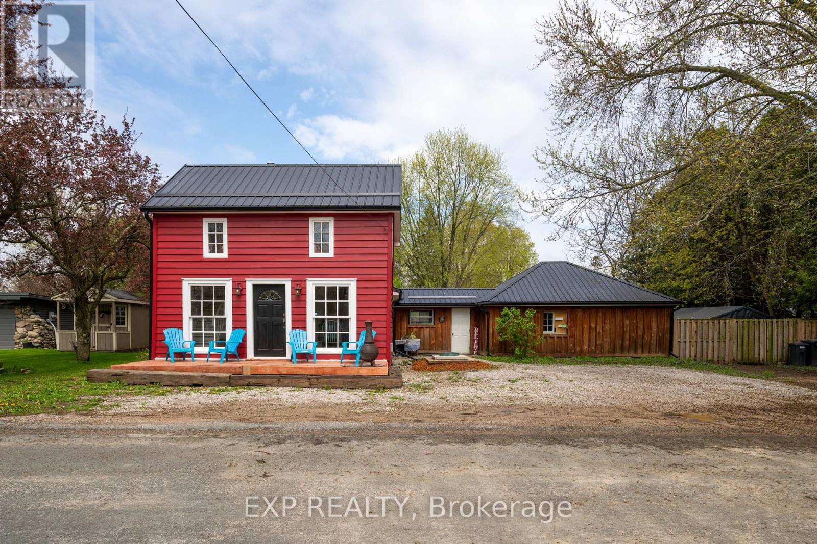 46330 South Street Property Photo 1