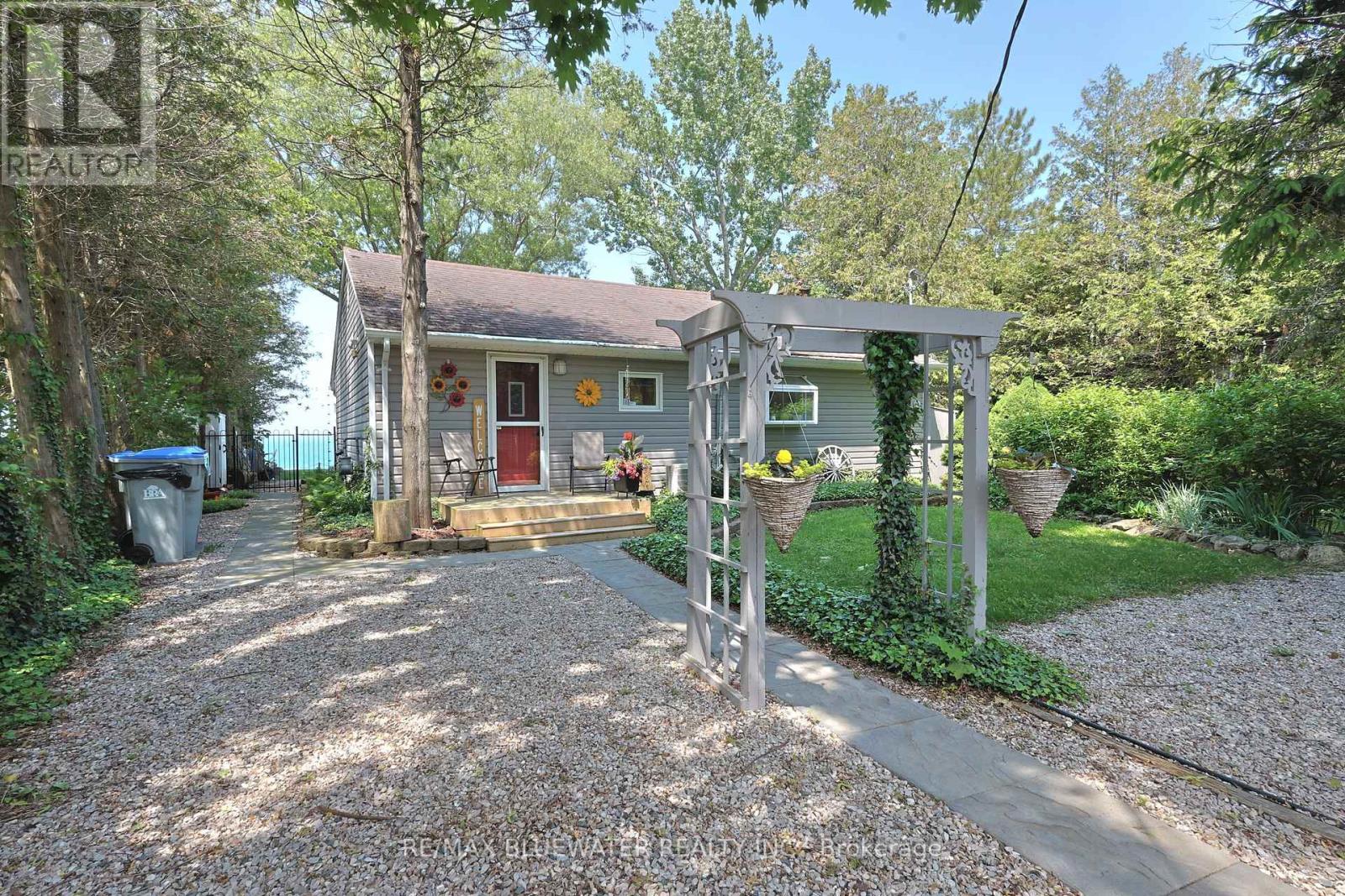 72209 Lakeshore Drive Property Photo 1