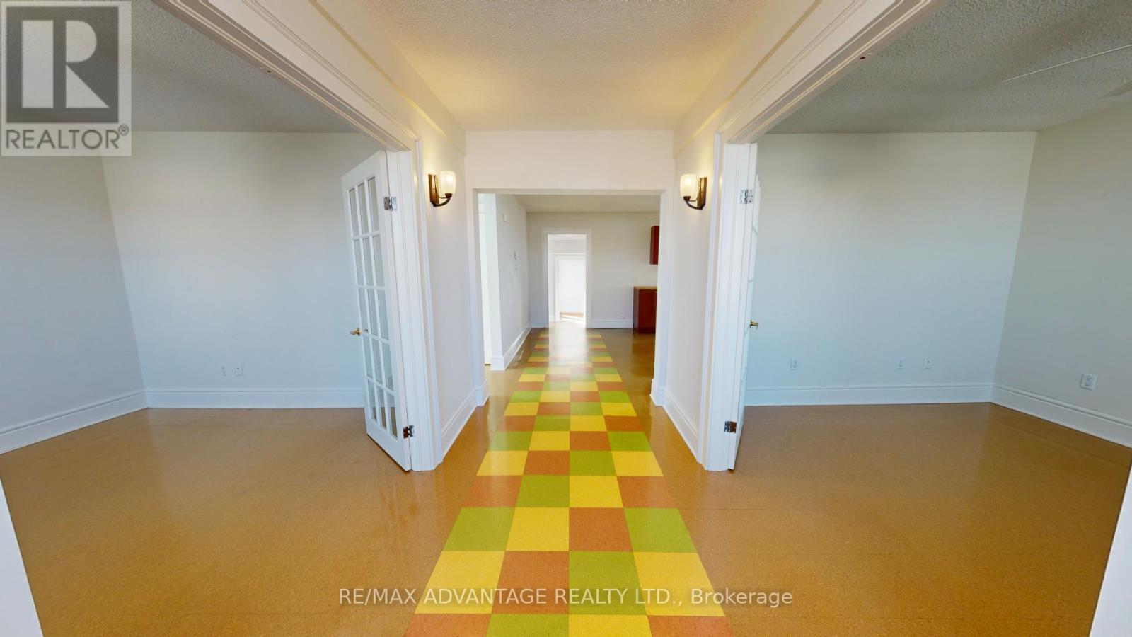 301 Horton Street E Property Photo 6