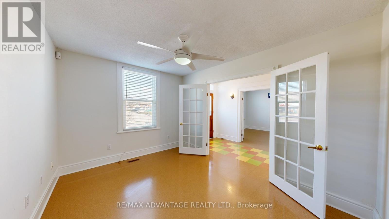 301 Horton Street E Property Photo 10