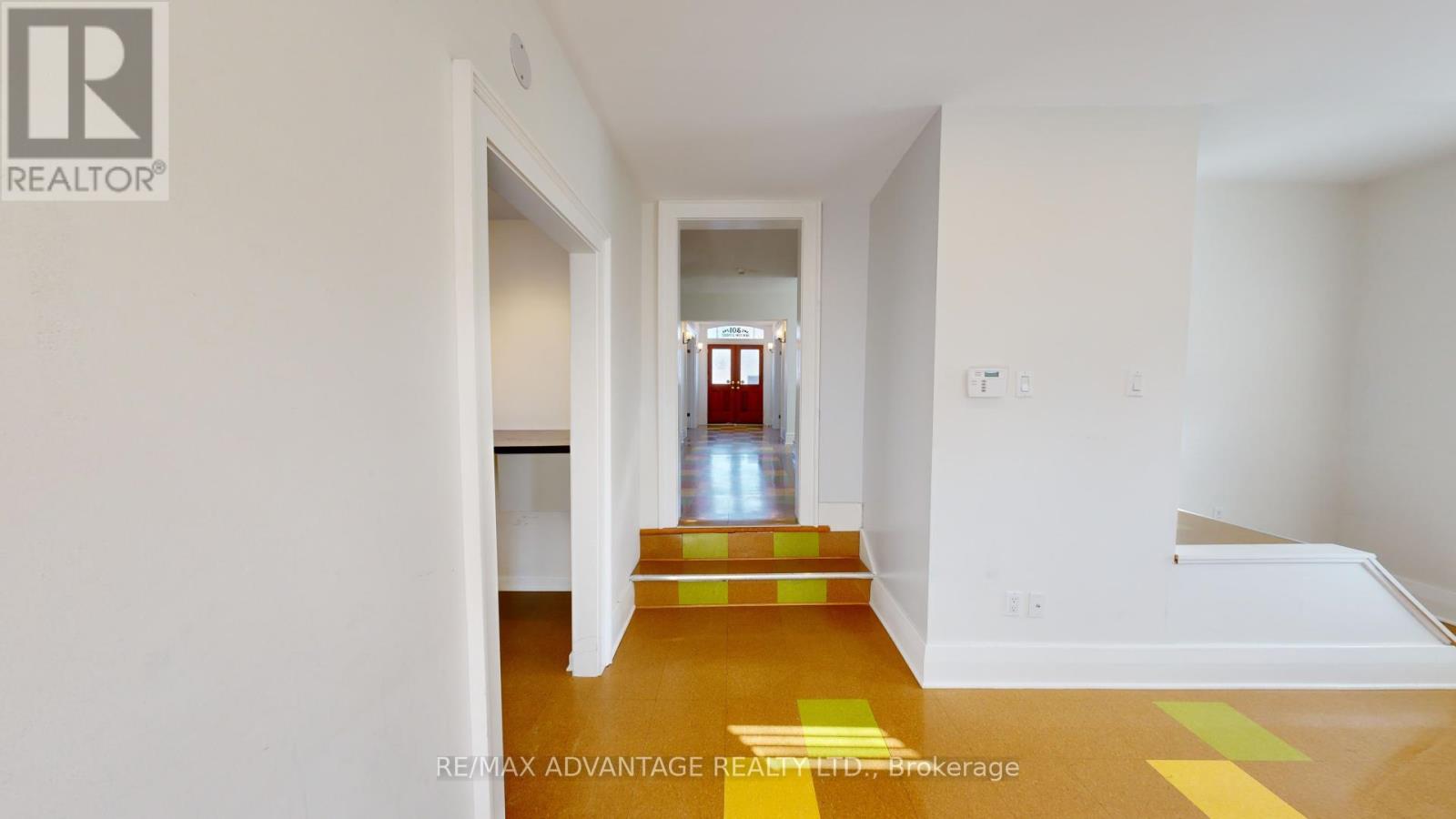 301 Horton Street E Property Photo 18