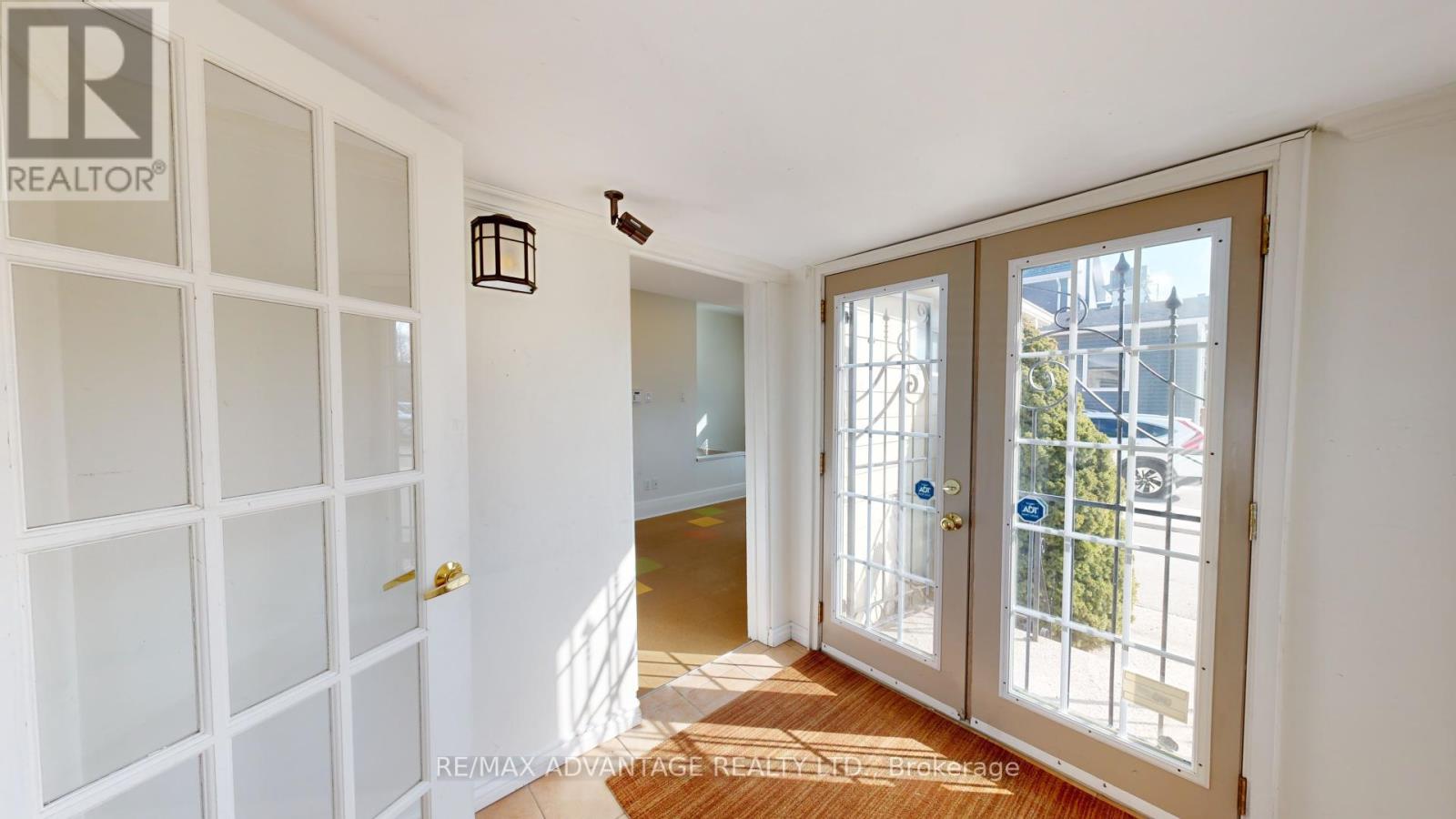 301 Horton Street E Property Photo 20