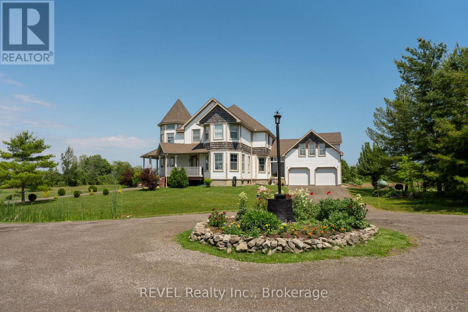 2378 North Shore Drive Property Photo 4
