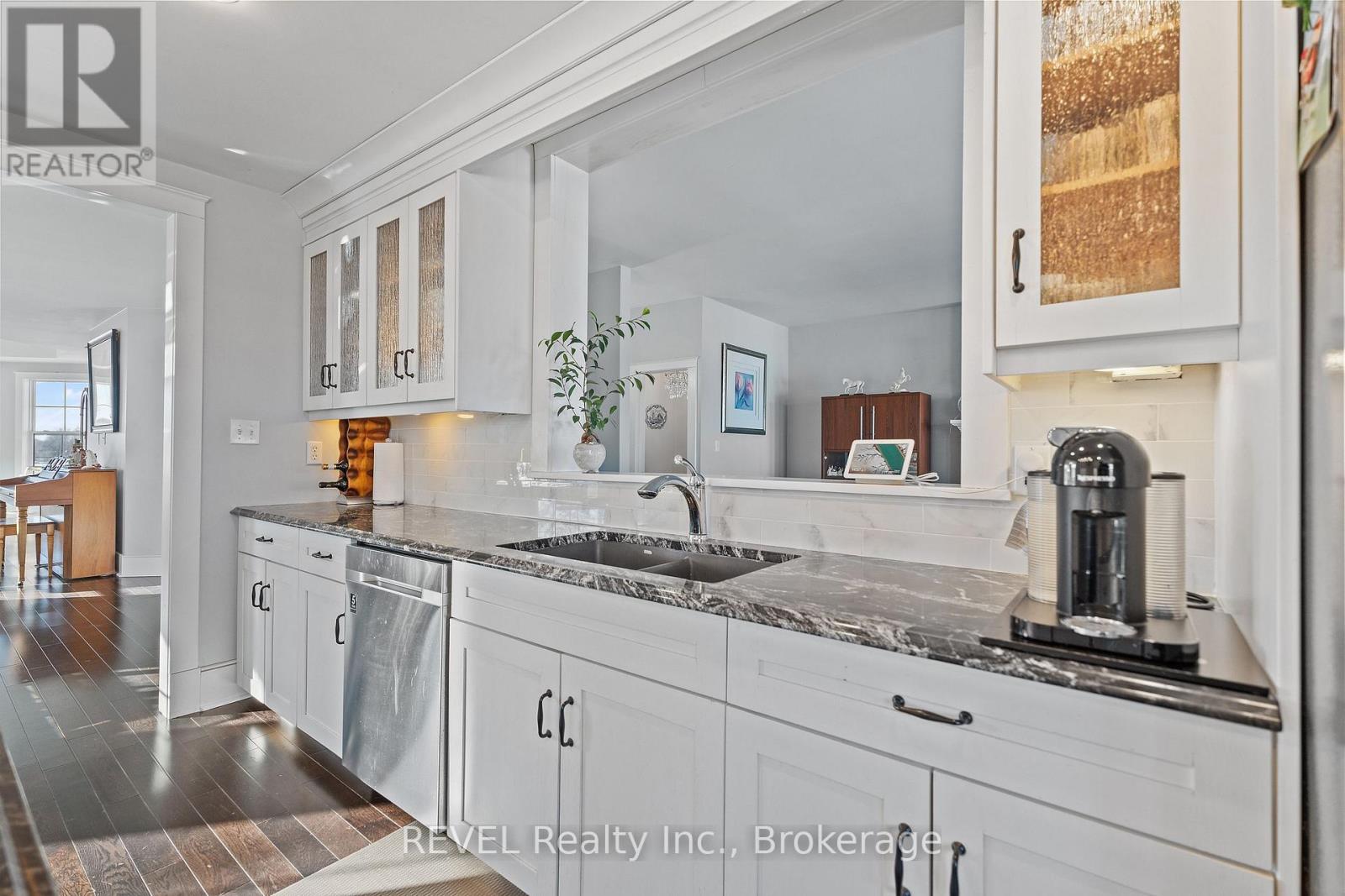 2378 North Shore Drive Property Photo 14