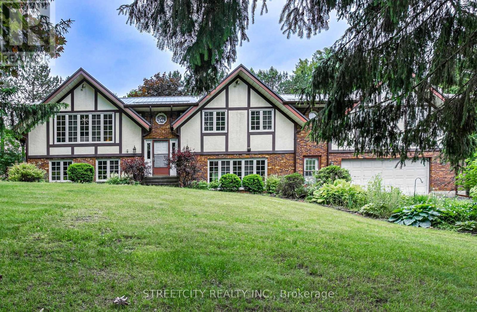 42549 Sparta Line W Property Photo 1