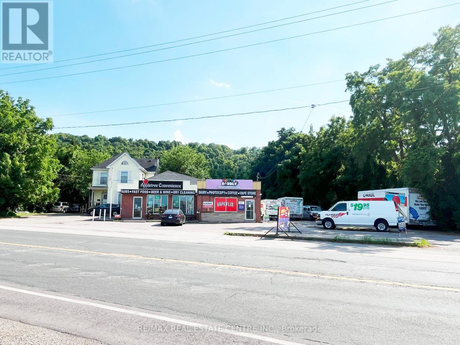 407-409 Main Street W Property Photo 2