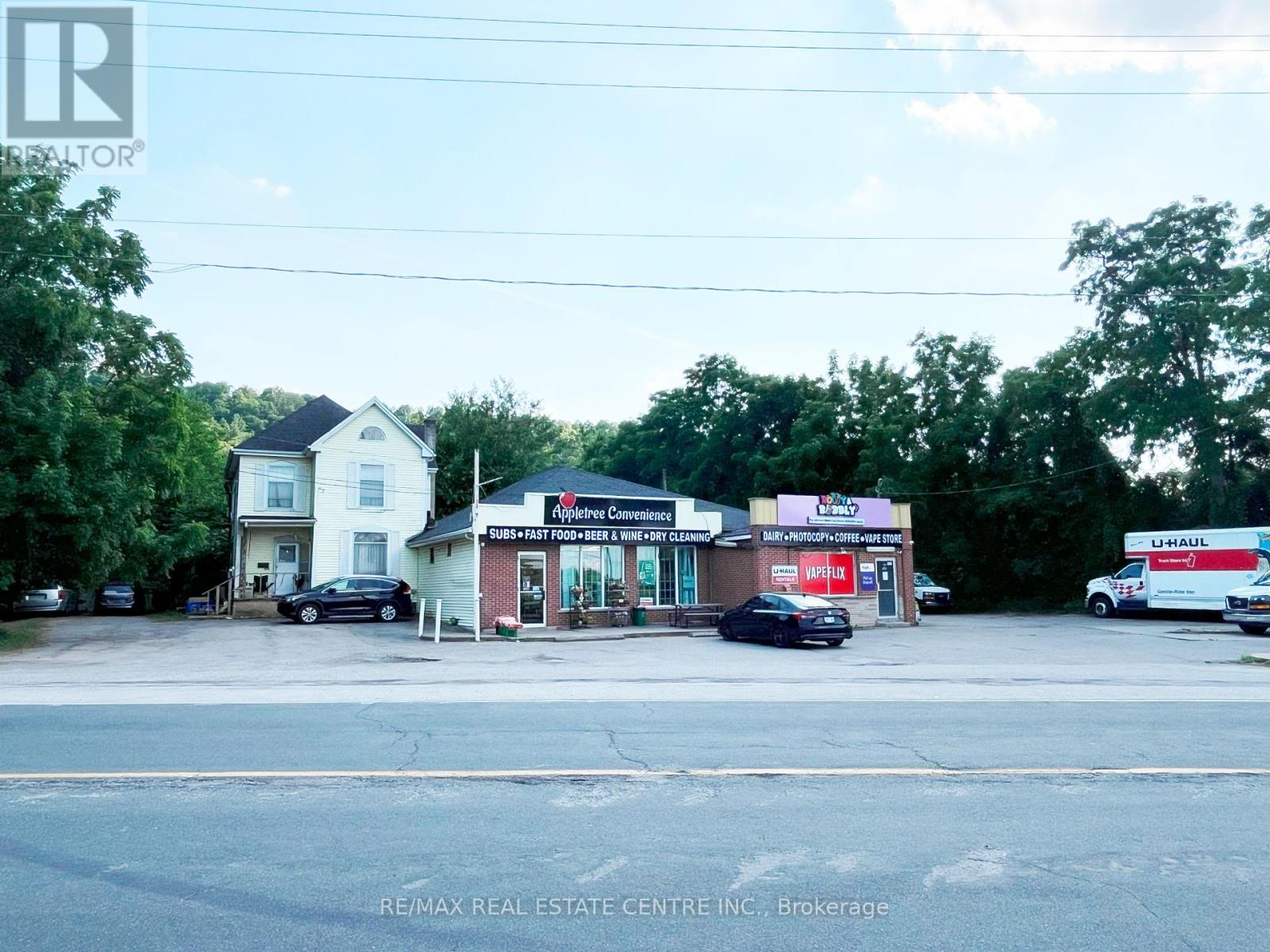 407-409 Main Street W Property Photo 3